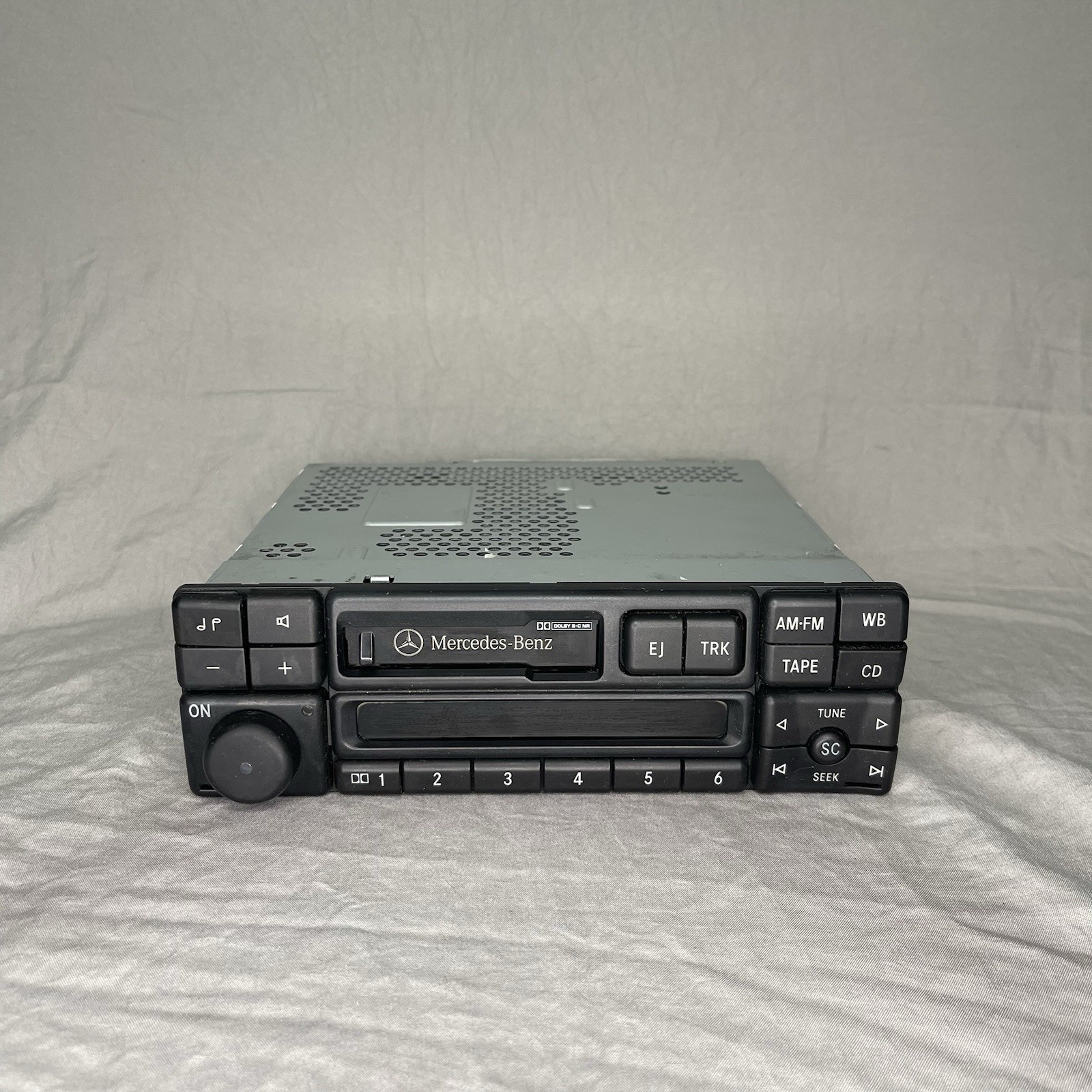 **CODE YES Mercedes-Benz Car Stereo Radio CM2396 Tape CD AM FM 0038206086 Japan