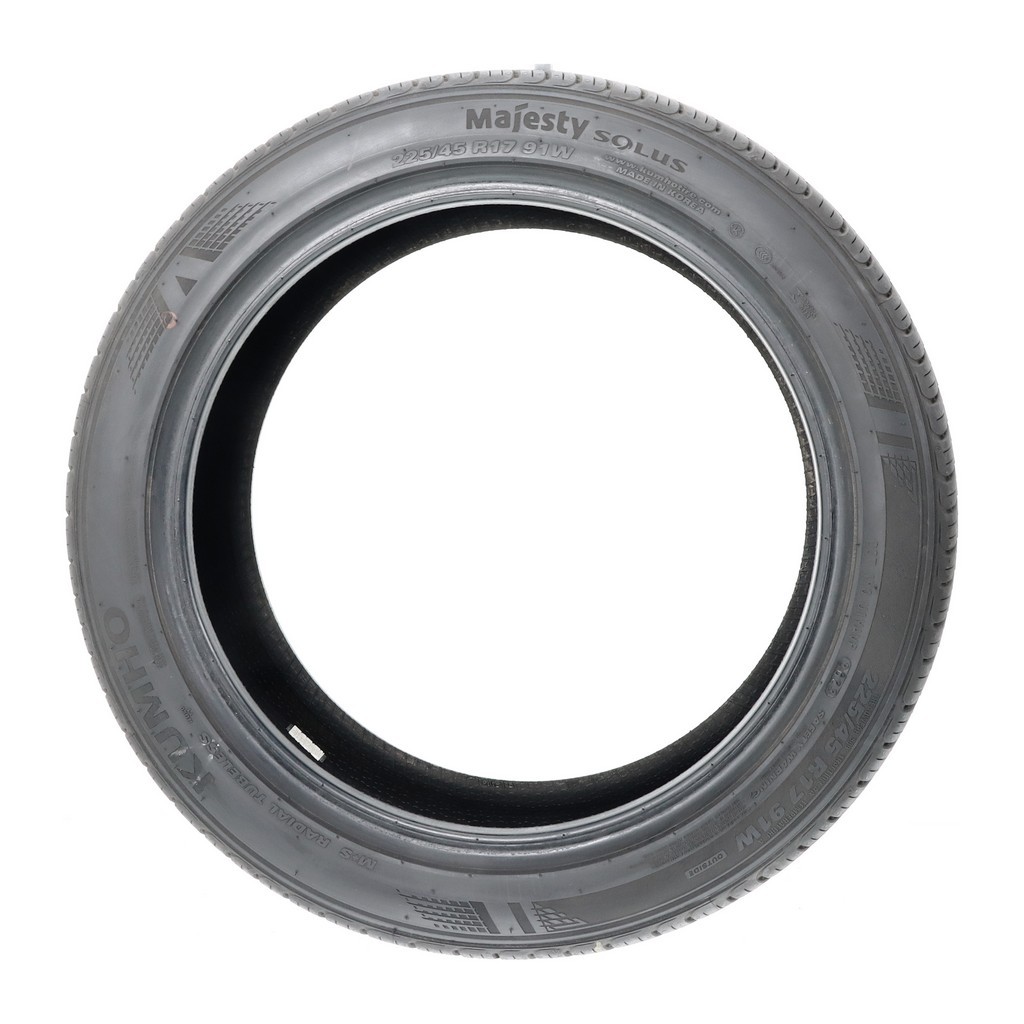 Used 225/45R17 Kumho Majesty Solus KU50 91W – 8/32