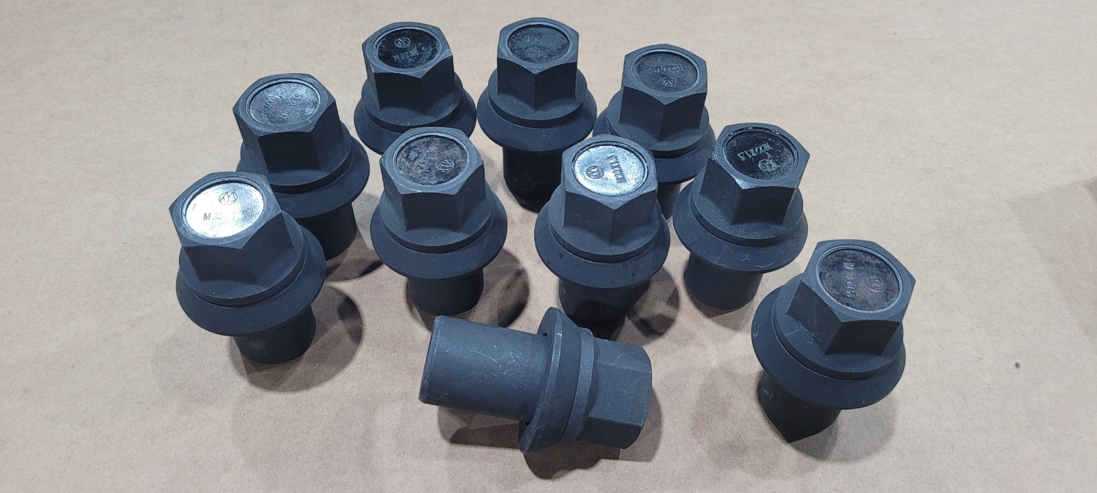 (Lot of 10) 33mm M22-1.5 x 39mm Sleeve Wheel Lug Nut M22-1.5x39mm Skirt Flange