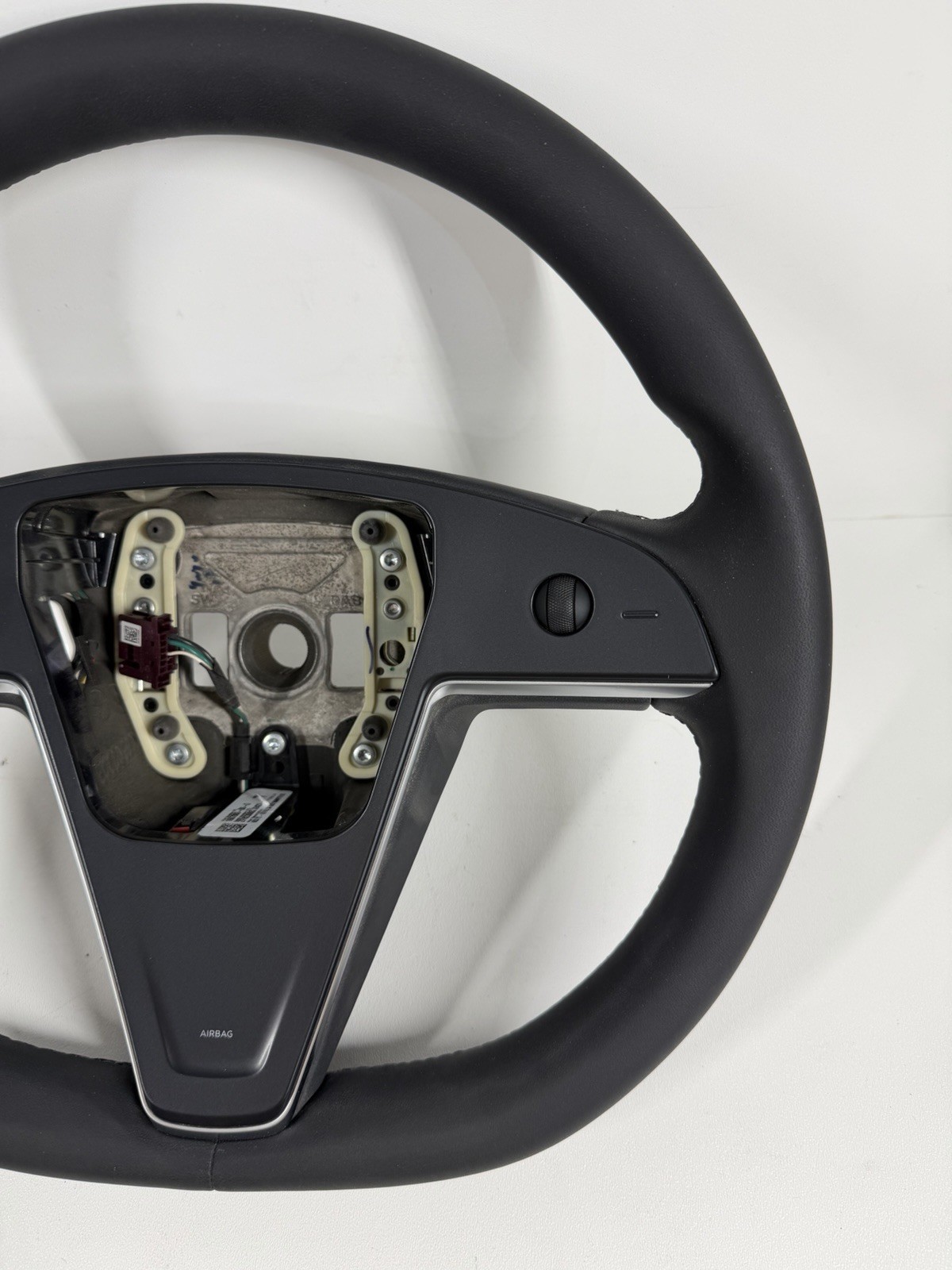 21-25 Tesla Model S / X Round Steering Wheel OEM 1607880-00-G BRAND NEW