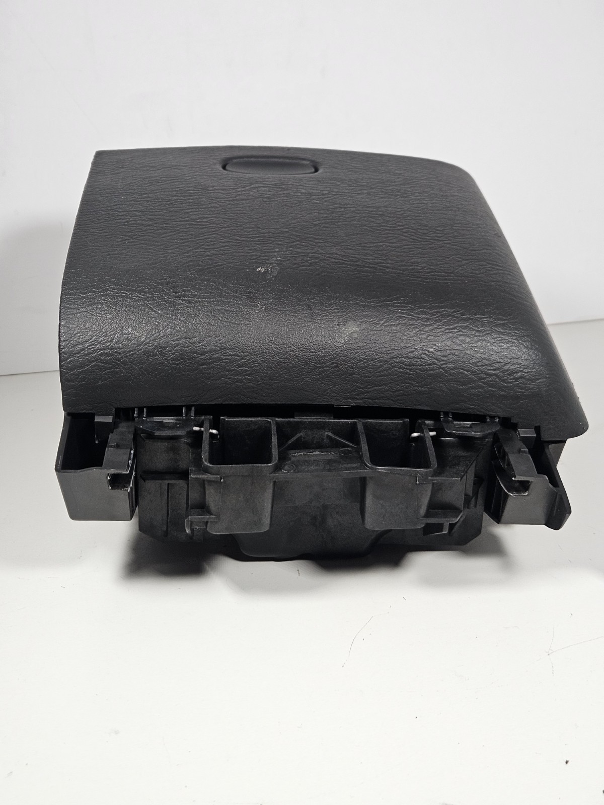 2002-2005 DODGE RAM 1500 IN DASH PUSH OUT BLACK DUAL CUP HOLDER ASSEMBLY OEM
