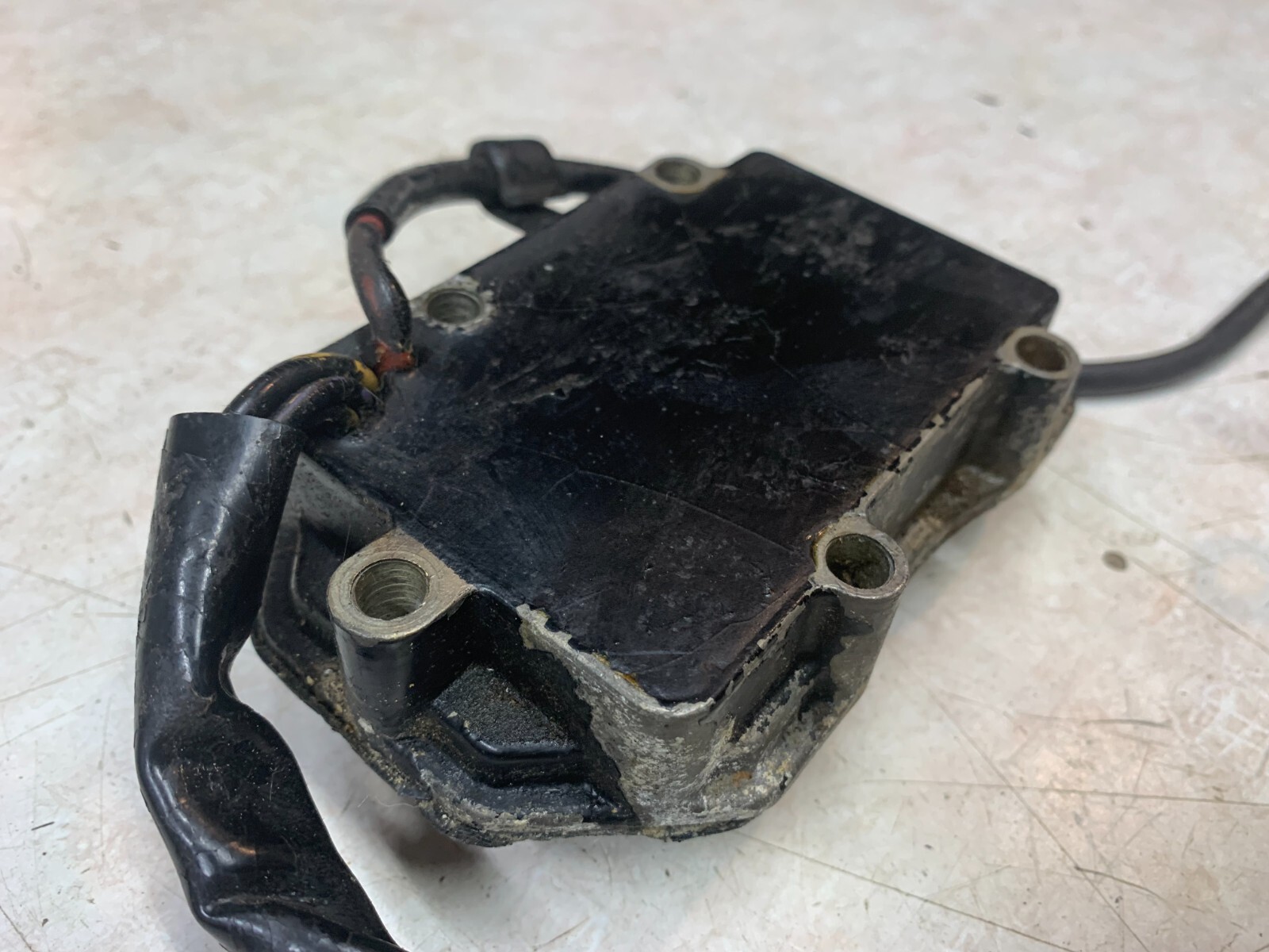*90 Day Warranty* Johnson Evinrude Regulator &Rectifier Assembly 395204 583268