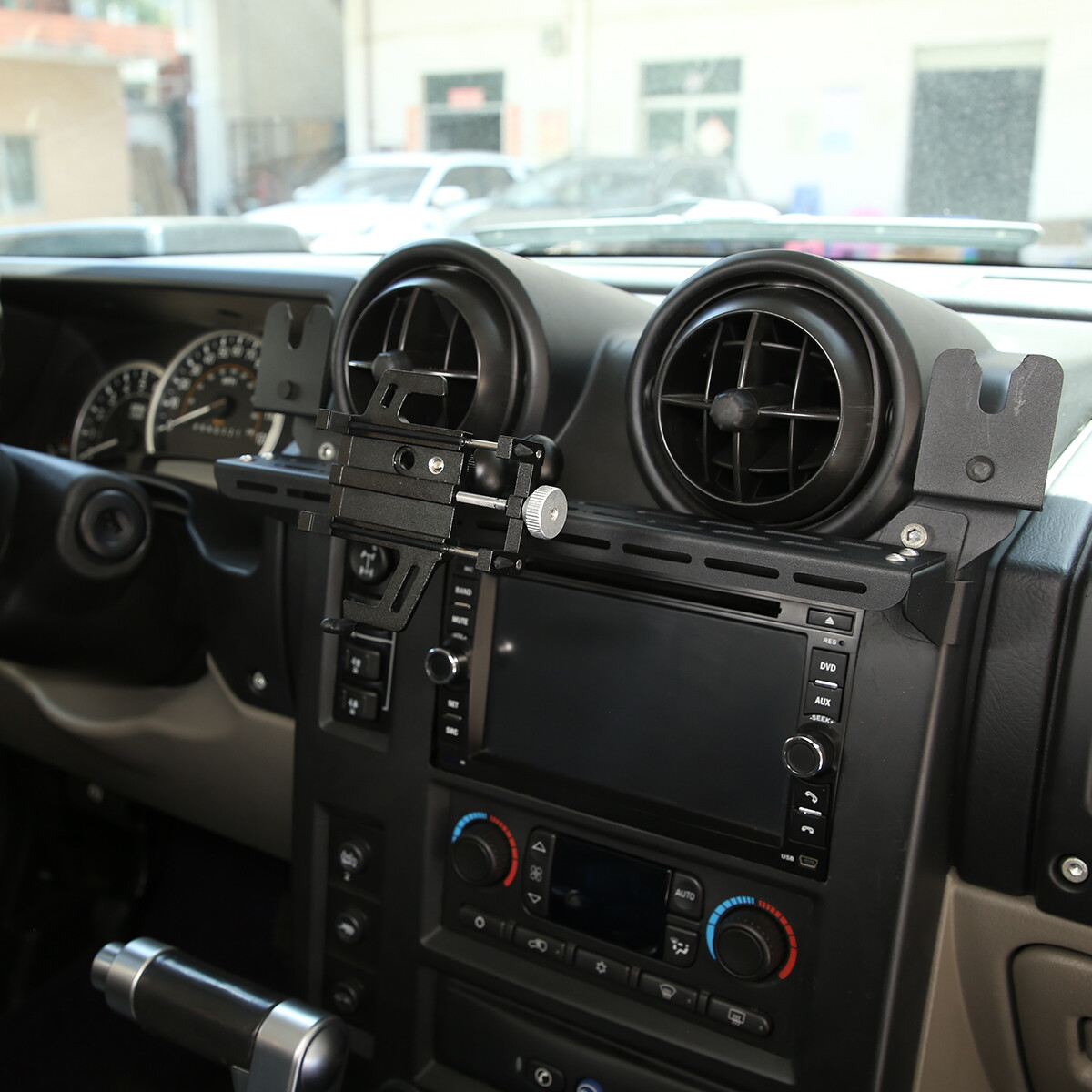 Carbon Steel Central Control Mobile Bracket Phone Holder For Hummer H2 2003-2007
