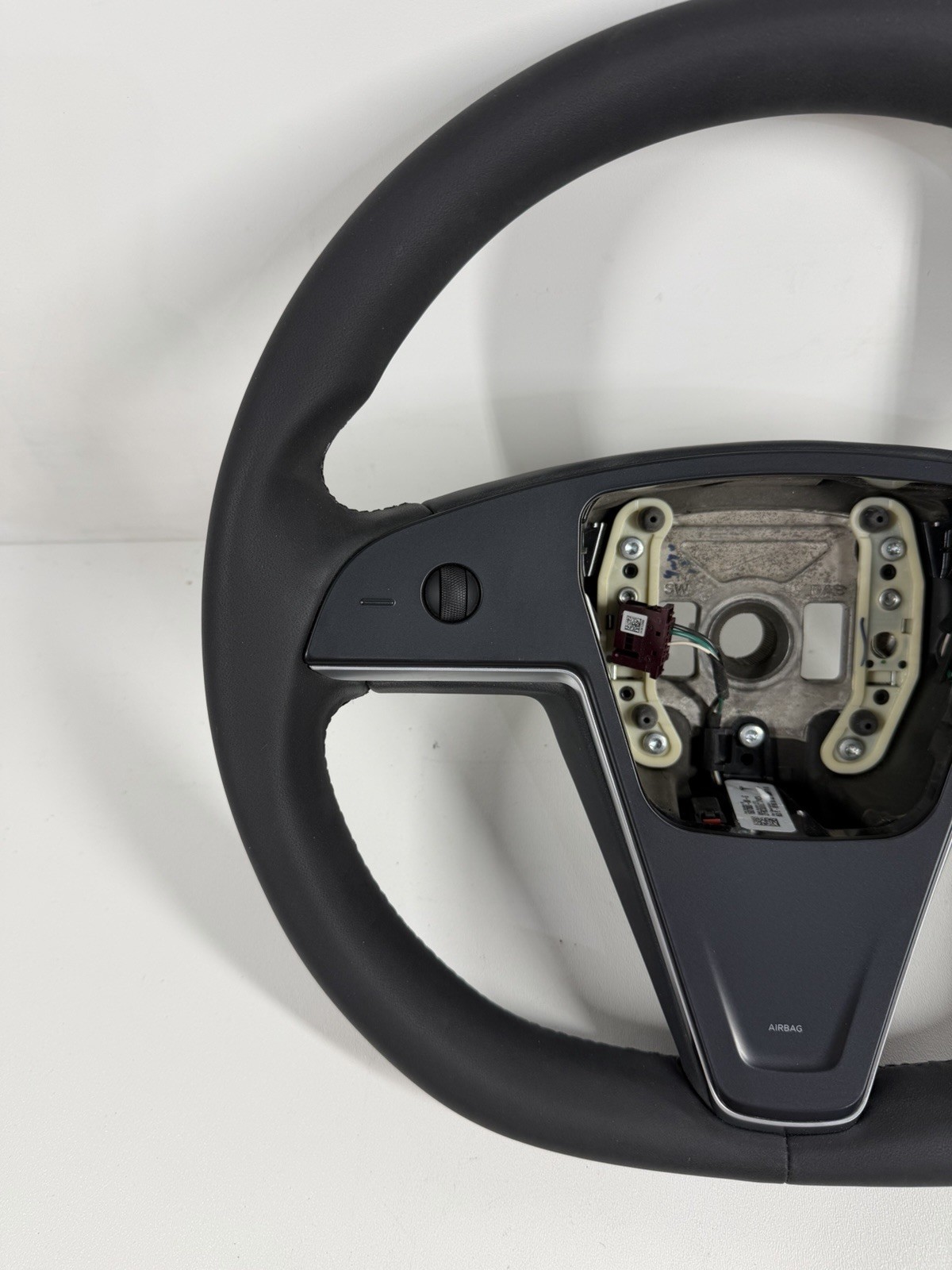 21-25 Tesla Model S / X Round Steering Wheel OEM 1607880-00-G BRAND NEW