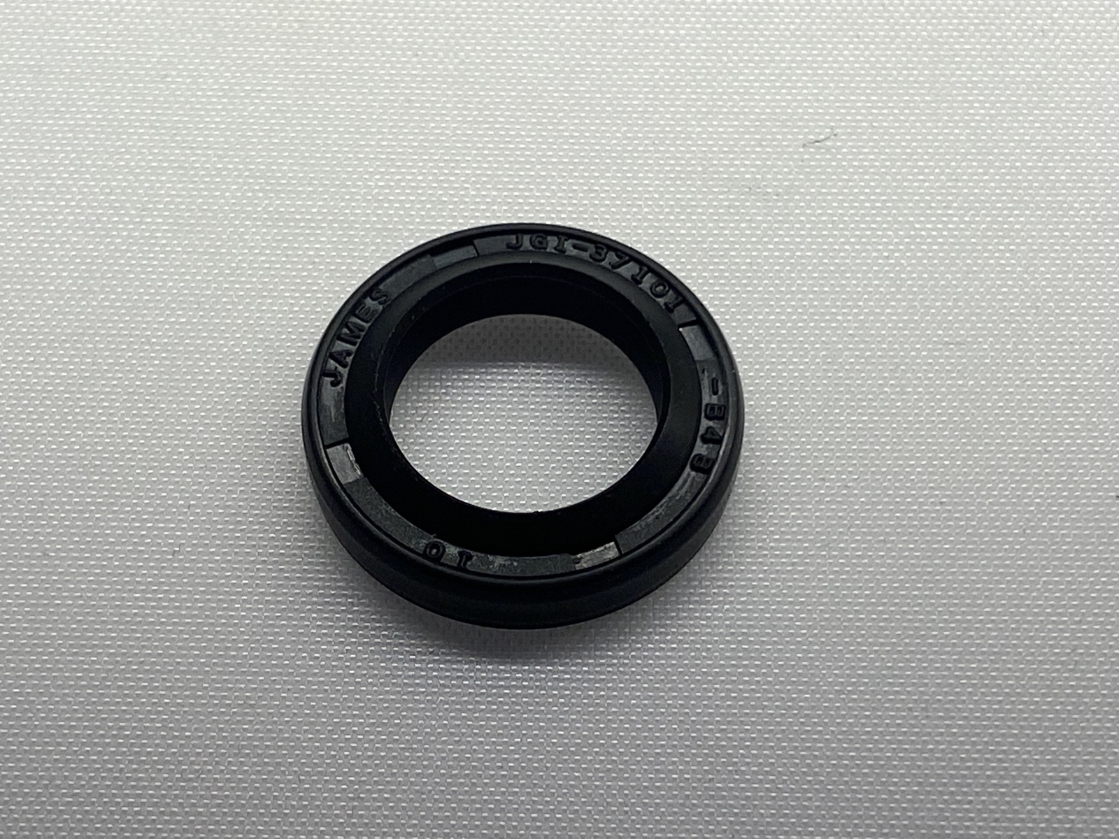 James Gasket Single Shift Shaft Seal 2006-2022 Harley Dyna Softail Touring FLHR