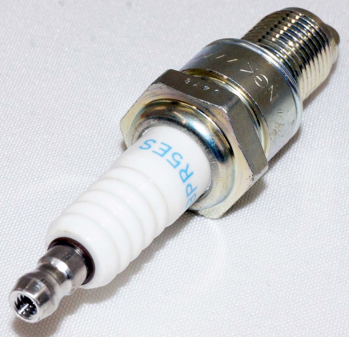 Set of 4 NGK Spark Plugs 7734 with Removable Tip BPR5ES