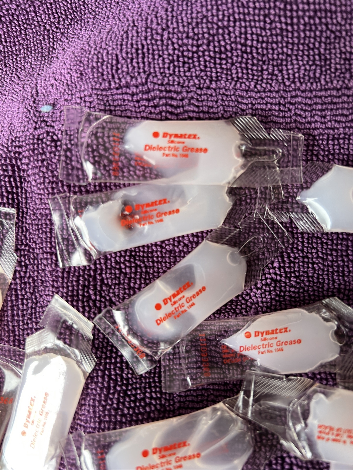 Dynatex Dielectric Silicone Grease packets Part No 1046