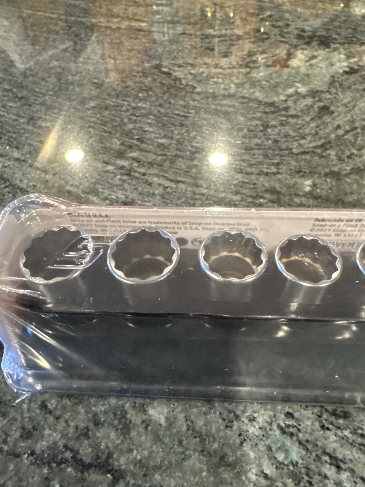 Snap On 212fmsya 12 pc 3/8” drive 12 pt aerospace socket set 8-19mm sealed