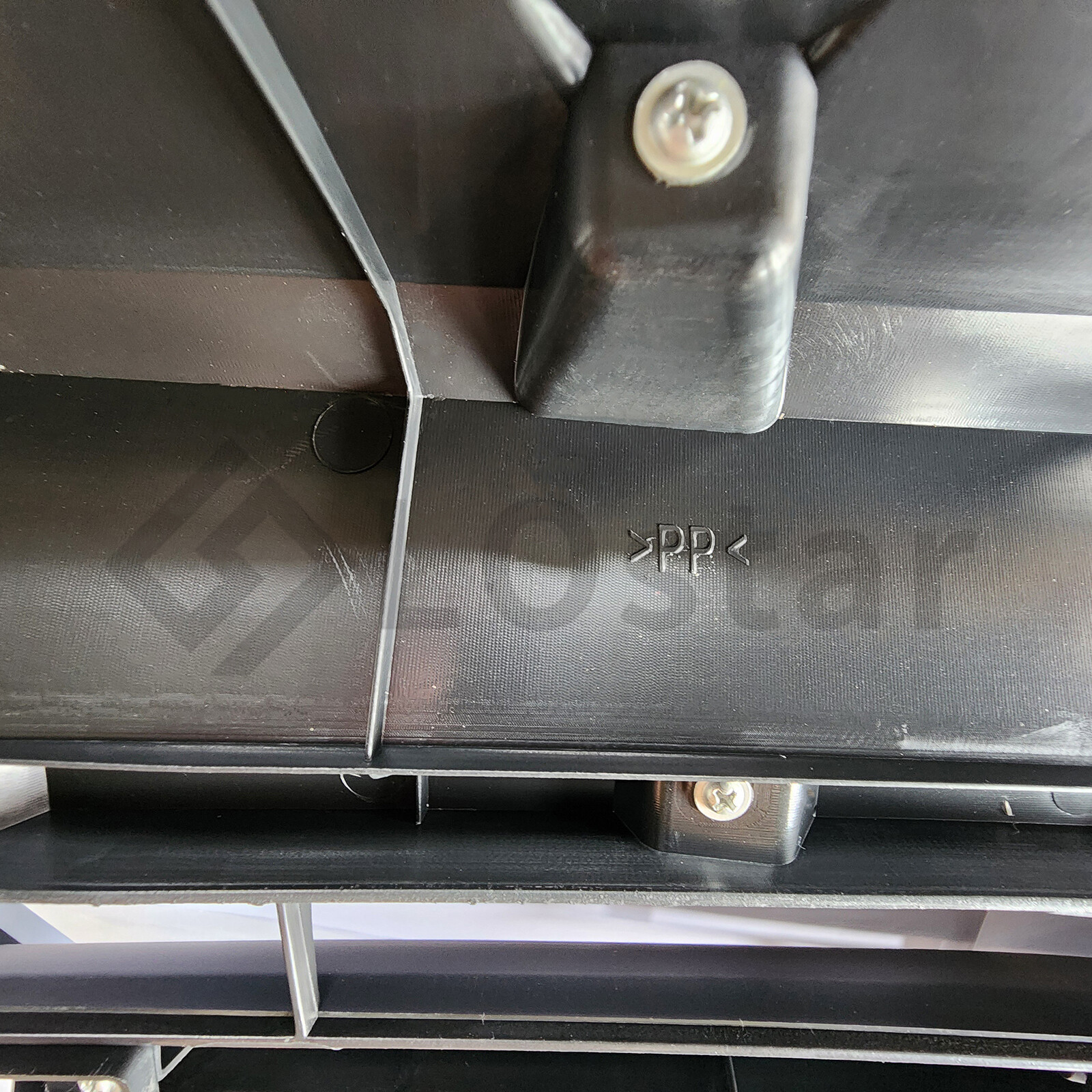 Grille Assembly Textured Gray Shell & Insert For 2015 2016 2017 Subaru Legacy