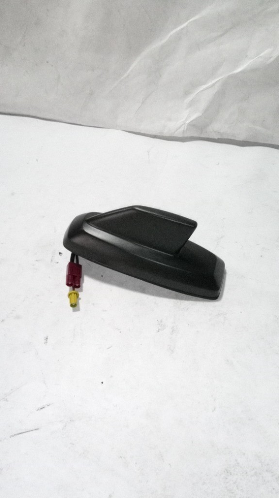SILVERADO SIERRA SUBURBAN ANTENNA GPS NAVIGATION ONSTAR XM SIRIUS 84346784