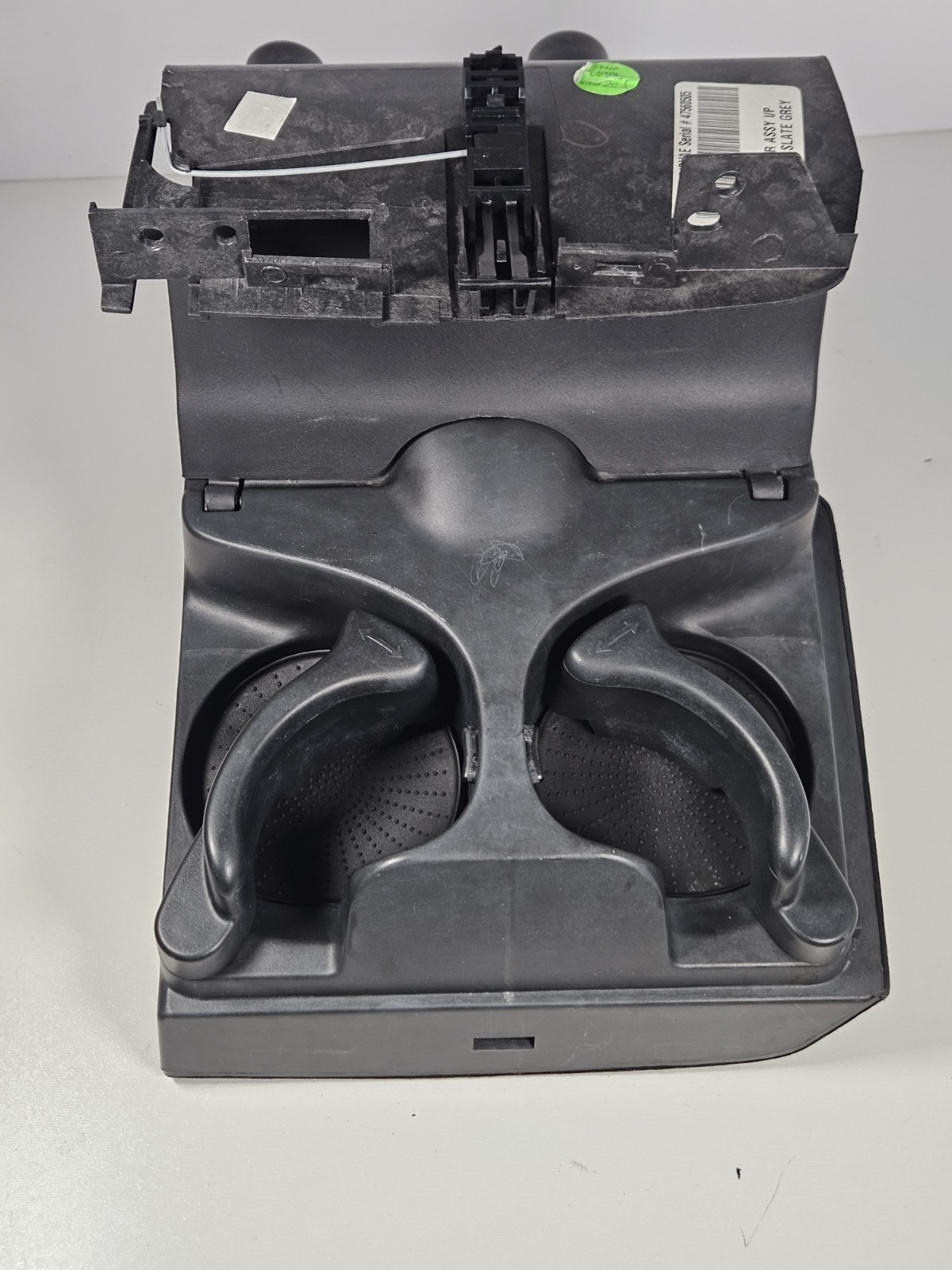 2002-2005 DODGE RAM 1500 IN DASH PUSH OUT BLACK DUAL CUP HOLDER ASSEMBLY OEM
