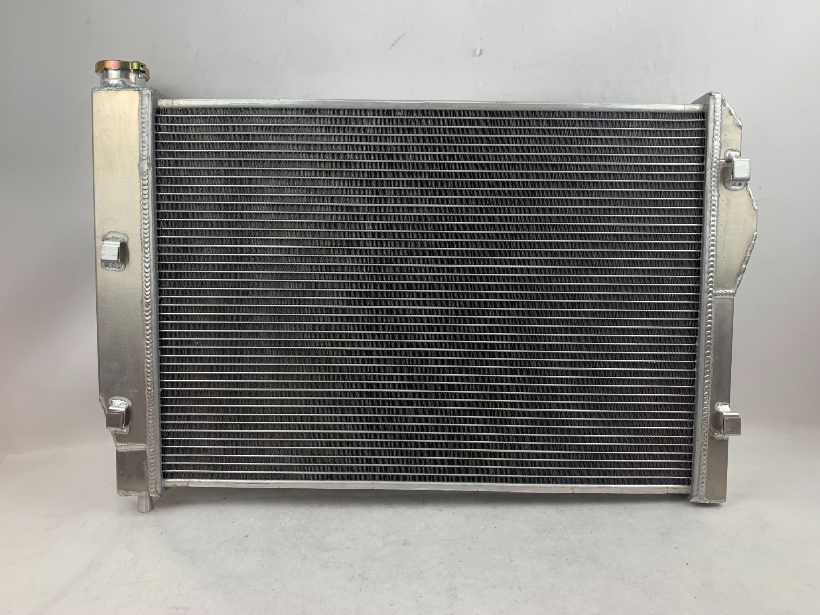 33mm Aluminum Radiator & Fan For Camaro Z28 SS Firebird V6 V8 3.8L 5.7L 93-02