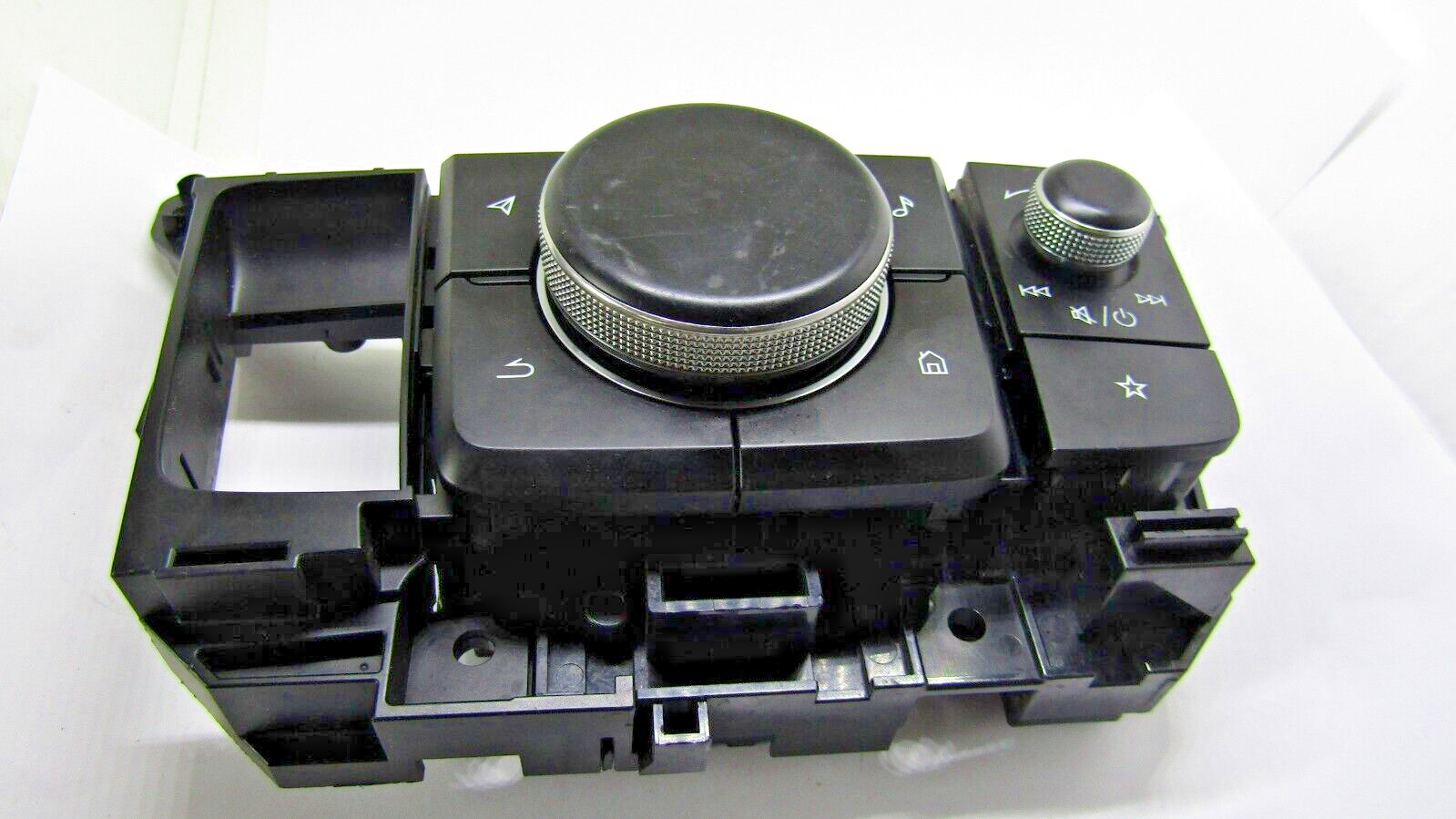 CENTER CONSOLE MEDIA RADIO AUDIO CONTROL SWITCH BDGF66CM0 MAZDA 3 CX-30