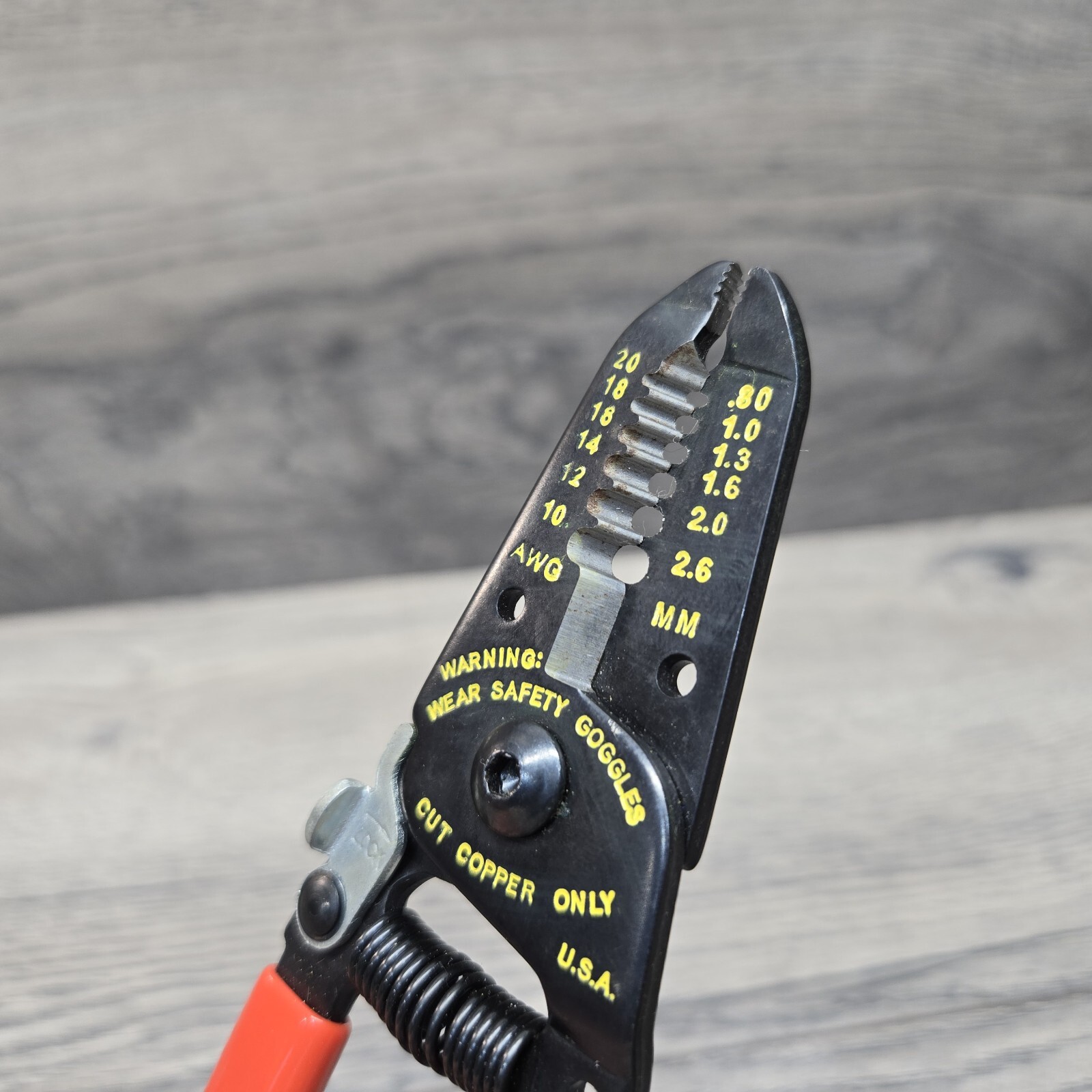 Crescent WS15 6″ Self-Opening Wire Strippers / Cutters 10-20 AWG USA Made