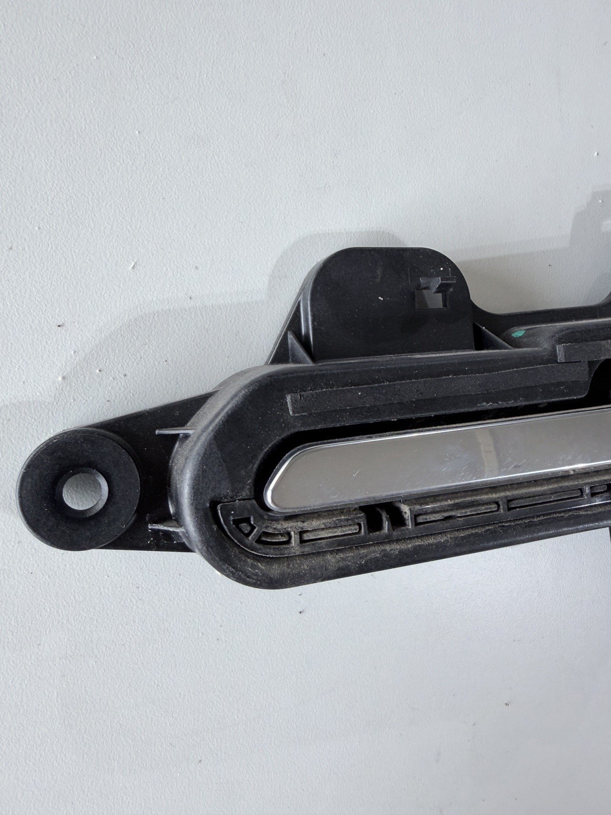 TESLA MODEL 3 DOOR HANDLE LEFT FRONT REAR 2017-2020 OEM 1081831-00-H
