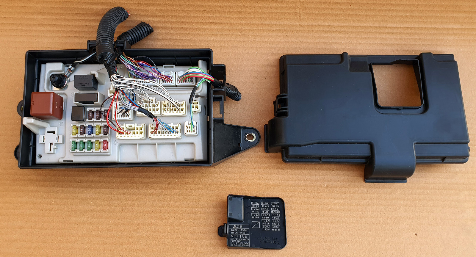 LEXUS LS430 2001-2005 TRUNK JUNCTION FUSE RELAY BOX FUSEBOX 82670-50071 used