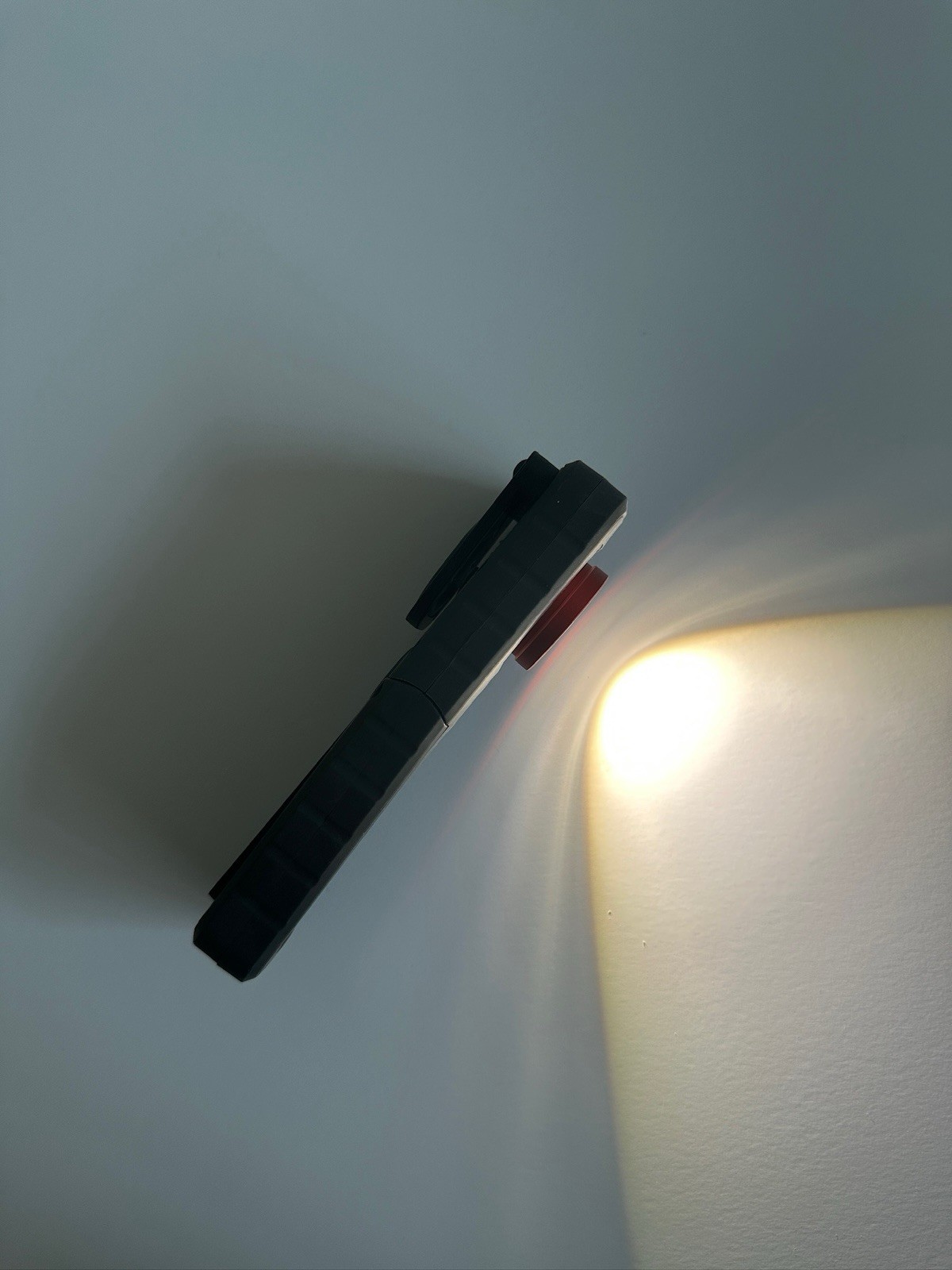 SCANGRIP MINIMATCH – Portable and Rechargeable LED 2-Color Work Light