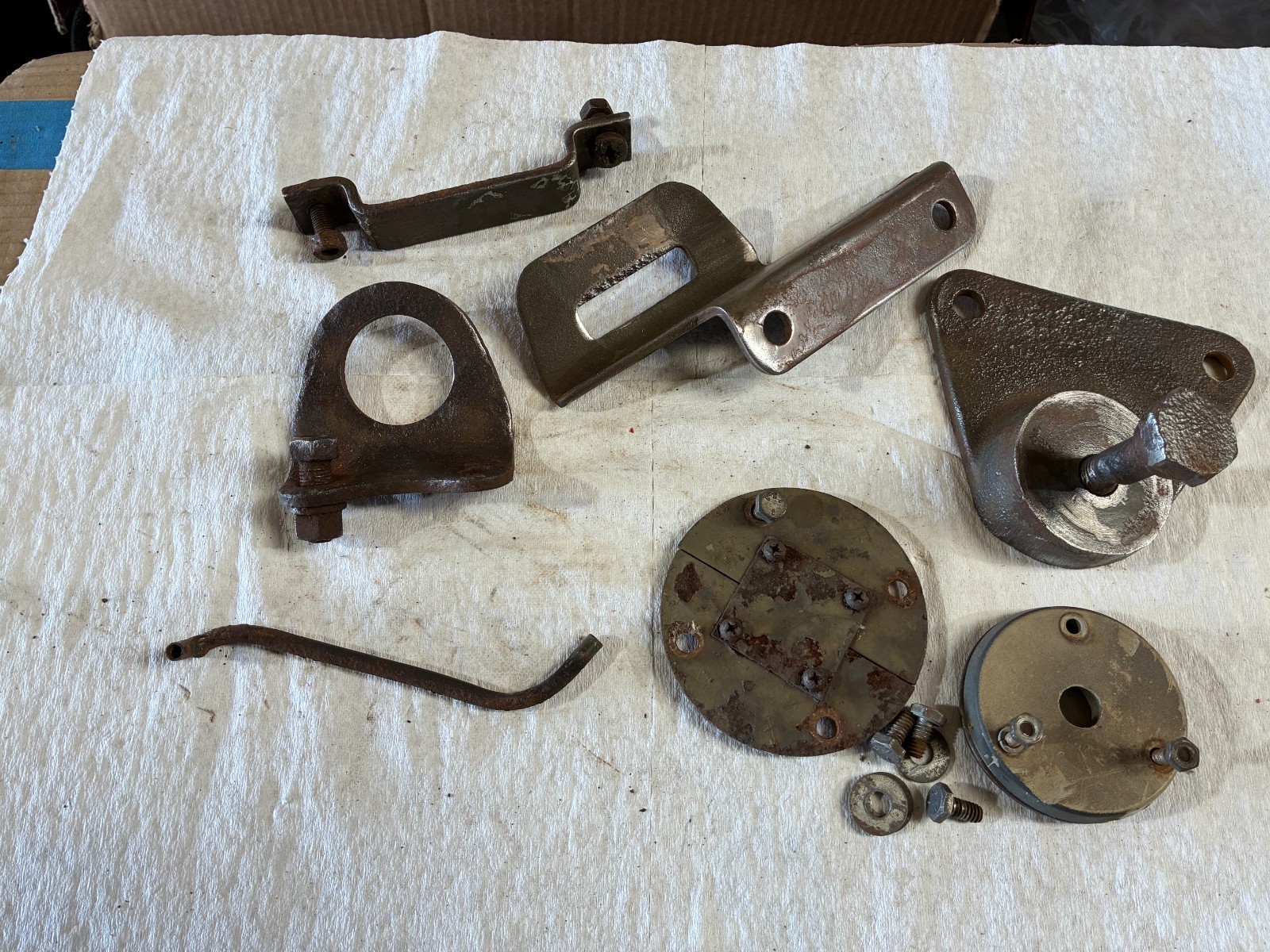 M37 DODGE TRUCK MISC. PARTS AS SHOWN IN ATTACHED PICTURES ONE LOT