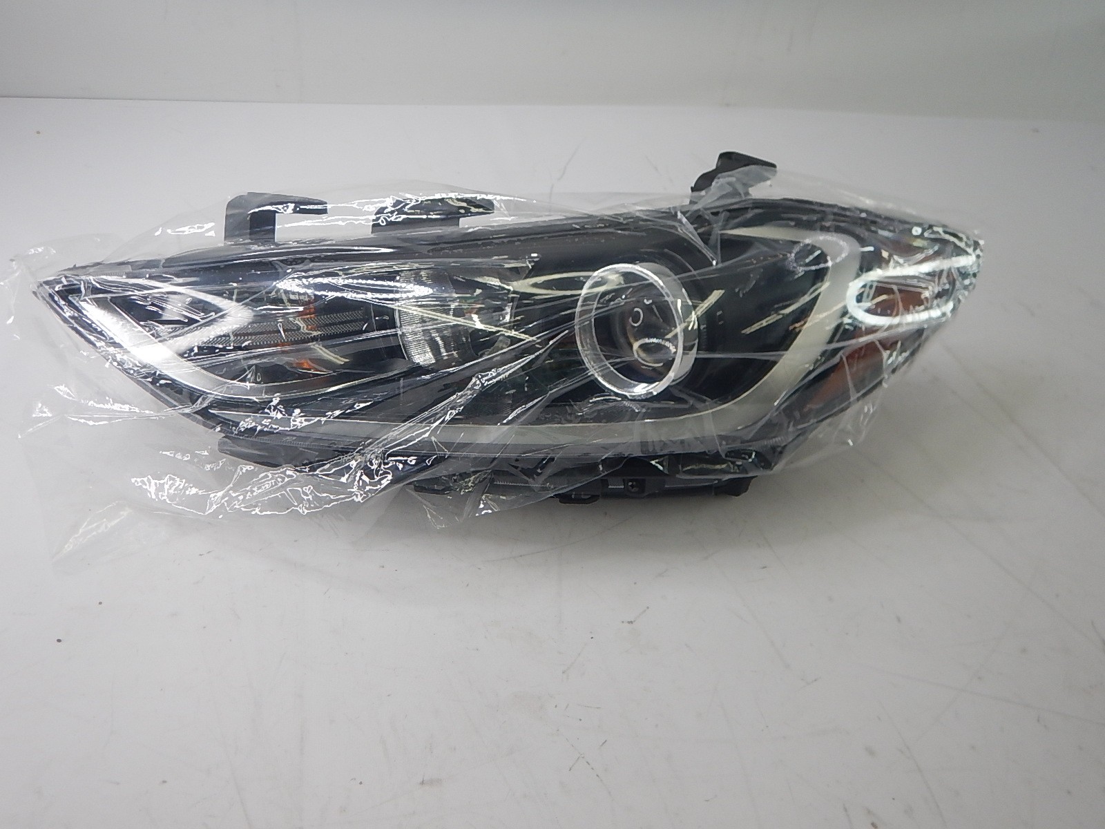 YLT AUTO Front Headlight Replacement Kit w/ Amber Reflector for Hyundai Elantra