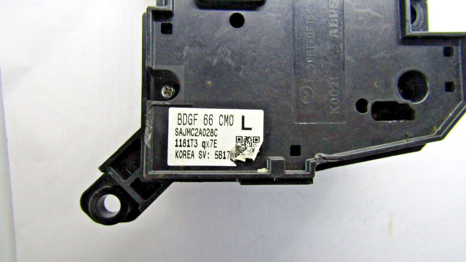CENTER CONSOLE MEDIA RADIO AUDIO CONTROL SWITCH BDGF66CM0 MAZDA 3 CX-30