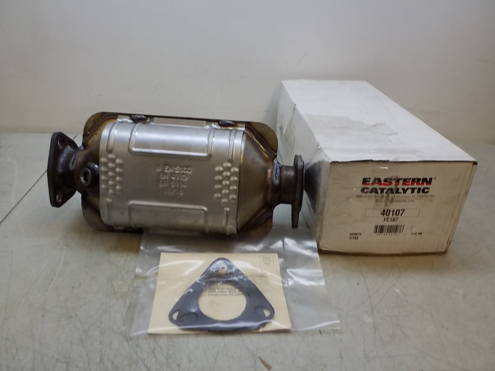 40107 Catalytic Converter EM4113, EM5114 2-3/8″ in out 40107 Catalytic Converter