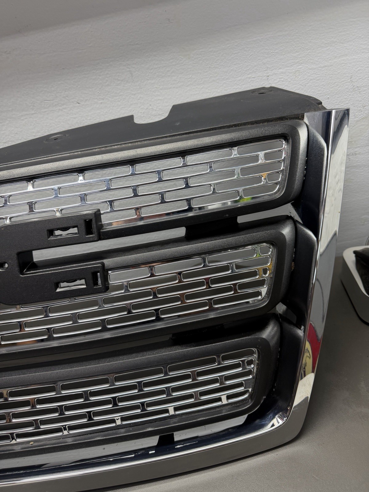 2010 – 2015 GMC Terrain Front Upper Grill Grille Black Chrome OEM