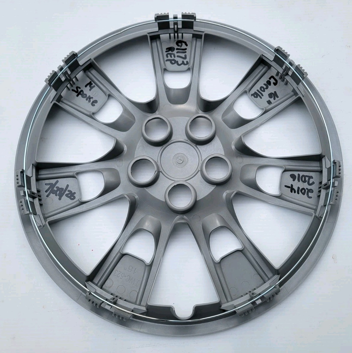 Toyota Corolla 16″ Replacement Hubcap Wheel Cover 2014–2016 (1) Single 61173