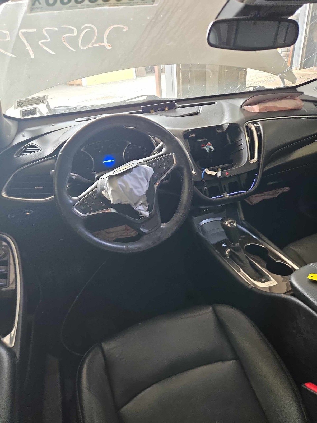 Used Front Right Door Assembly Front fits: 2018 Chevrolet Malibu VIN Z 4th digit