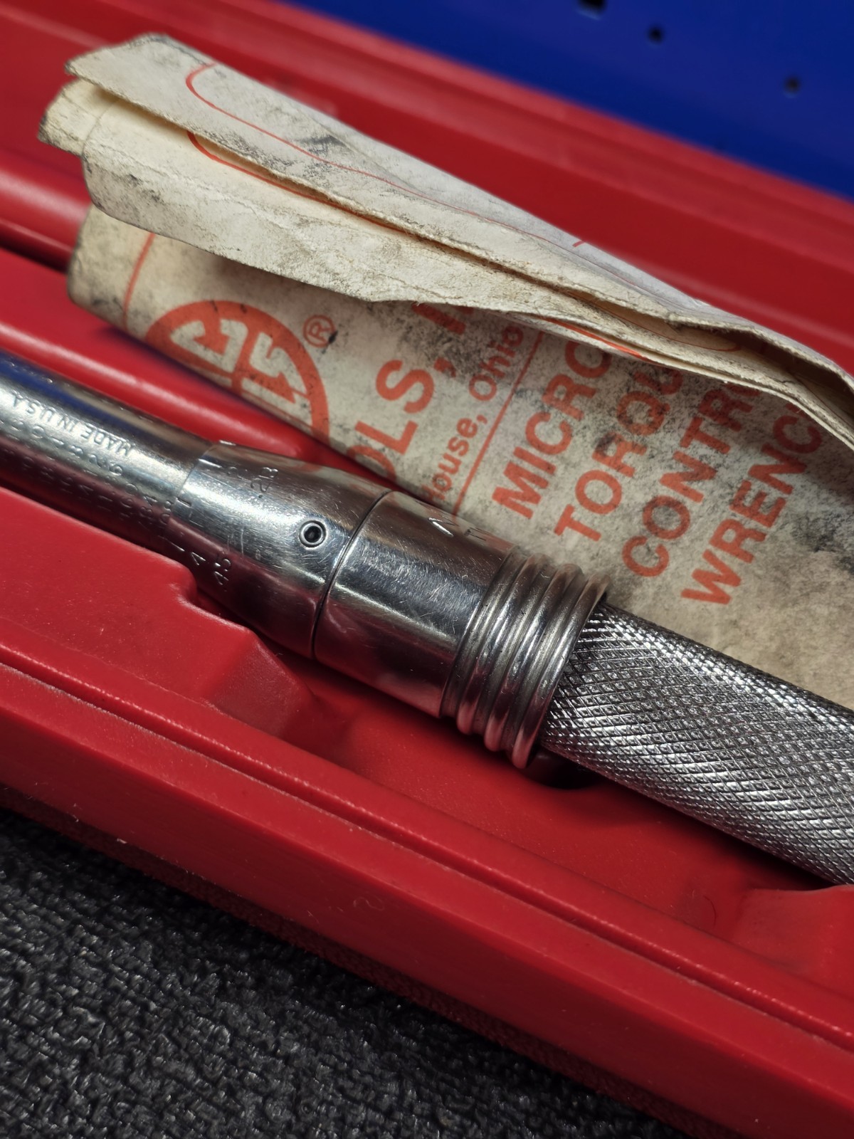 Mac Tools TW250R 3/8″ Drive Click Style Torque Wrench With Case 50-250in. lbs.