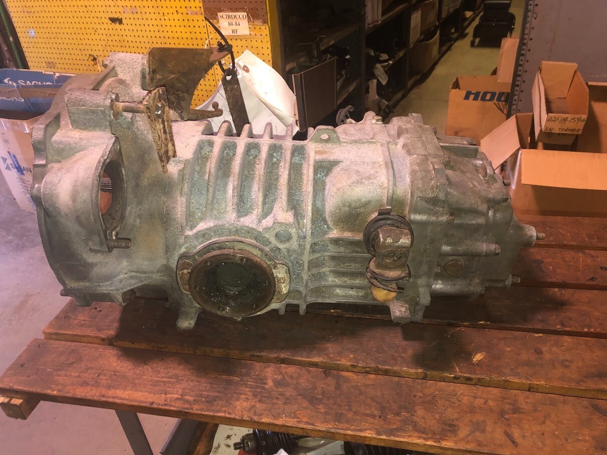 VW Vanagon manual Transmission guaranteed 6 months # 091 301 211C