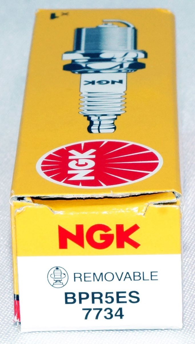 Set of 4 NGK Spark Plugs 7734 with Removable Tip BPR5ES
