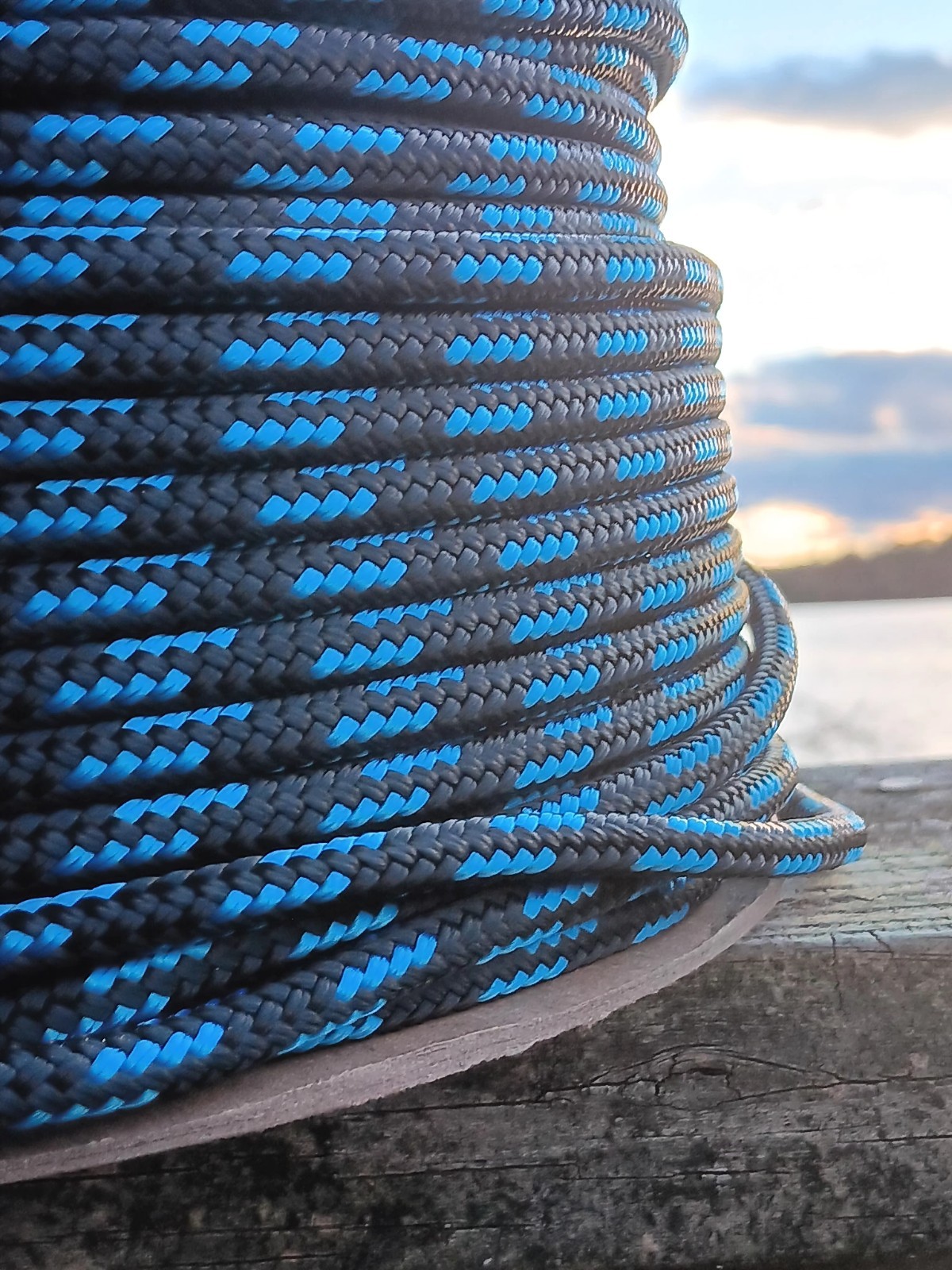 1/4 x 200 ft Premium Double Braid- Yacht braid Rope Hank. Black/Blue.