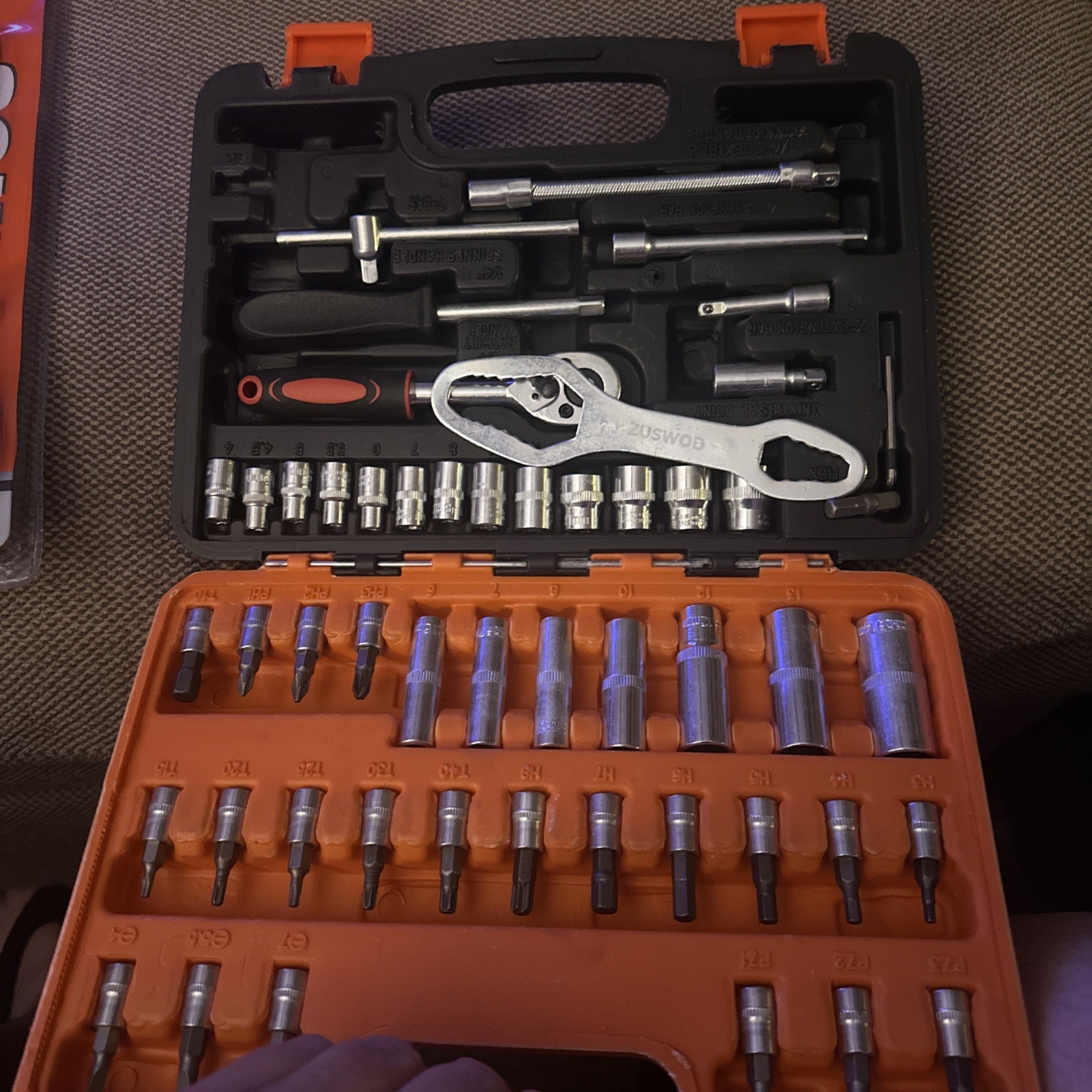 e ZUSWOD 53-Piece 1/4″ Drive Socket and Bit Mechanic’s Tool Set