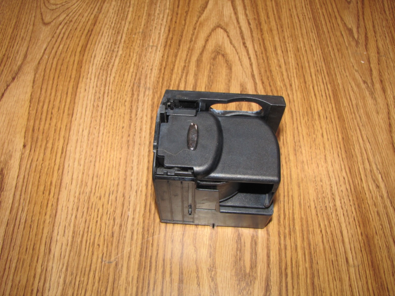 MERCEDES BENZ E-CLASS E320 E350 W211 CUP HOLDER 2003-2008 OEM 2116800014