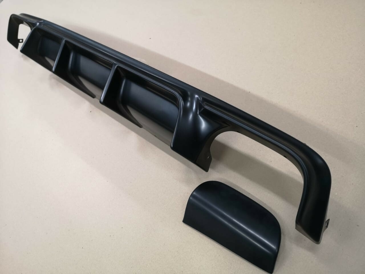 BMW E39 M sport rear diffuser gloss,abs plastic,for sedan and wagon,video review