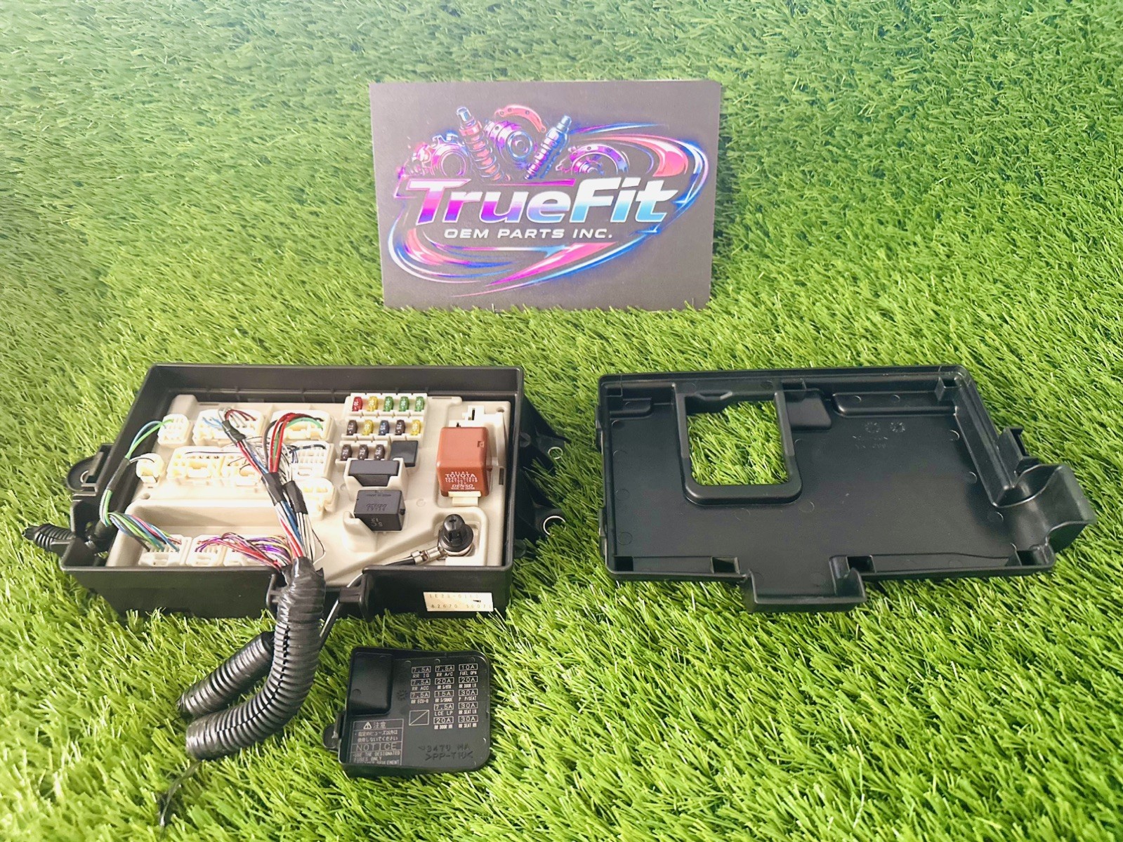 LEXUS LS430 2001-2005 TRUNK JUNCTION FUSE RELAY BOX FUSEBOX 82670-50071 used