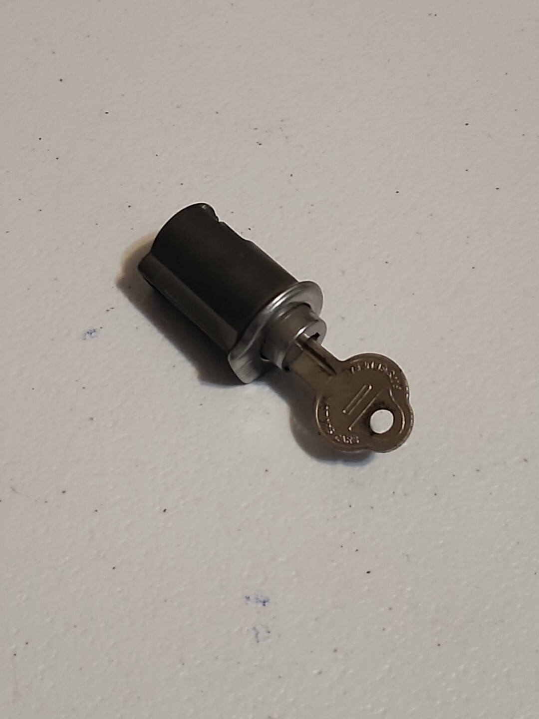Item is In Nice Used Condition. Comes With Key As Shown In Pictures.