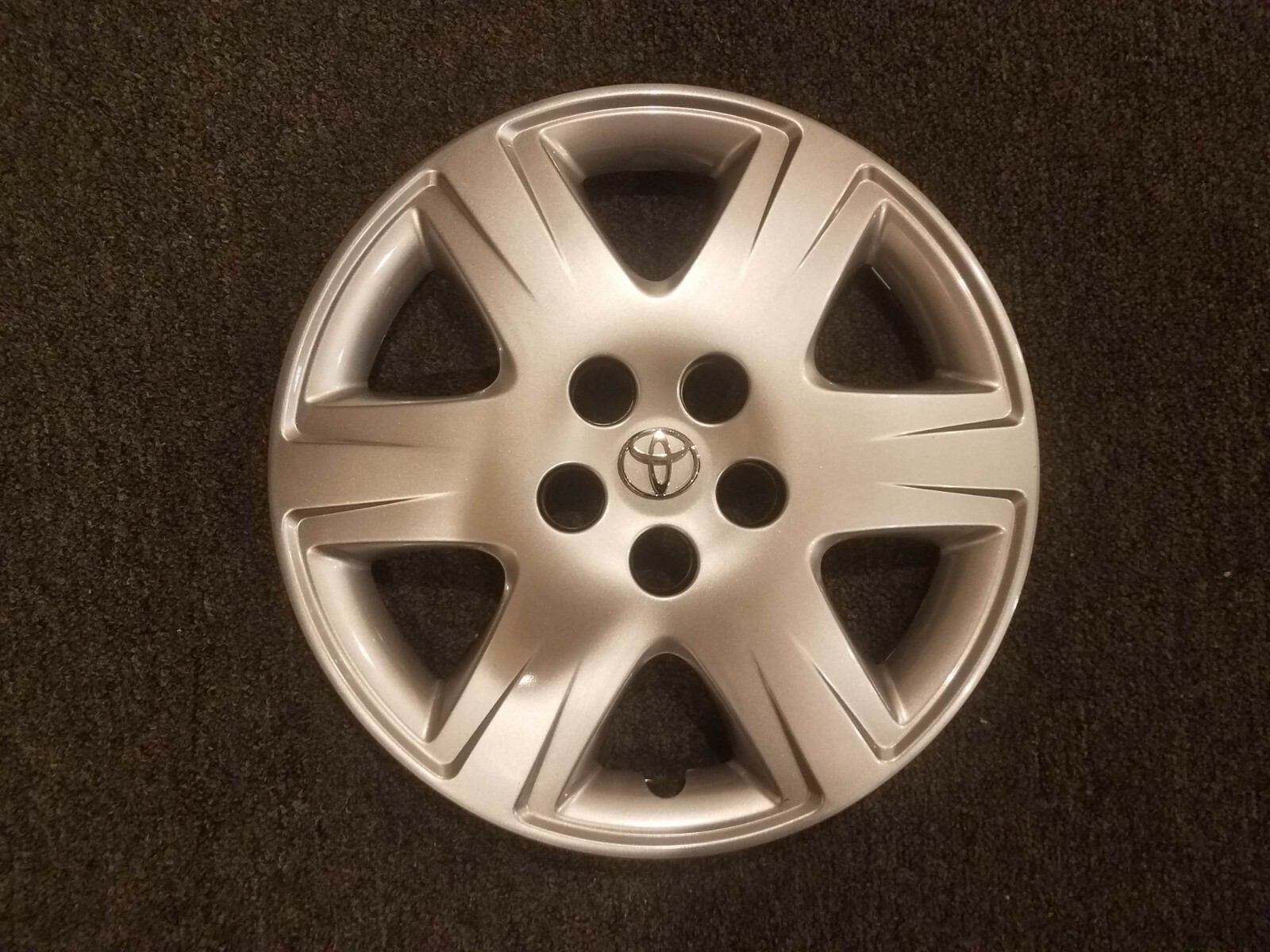 Brand New 2003 2004 2005 2006 2007 2008 Corolla 15″ Hubcap Wheel Cover 61133