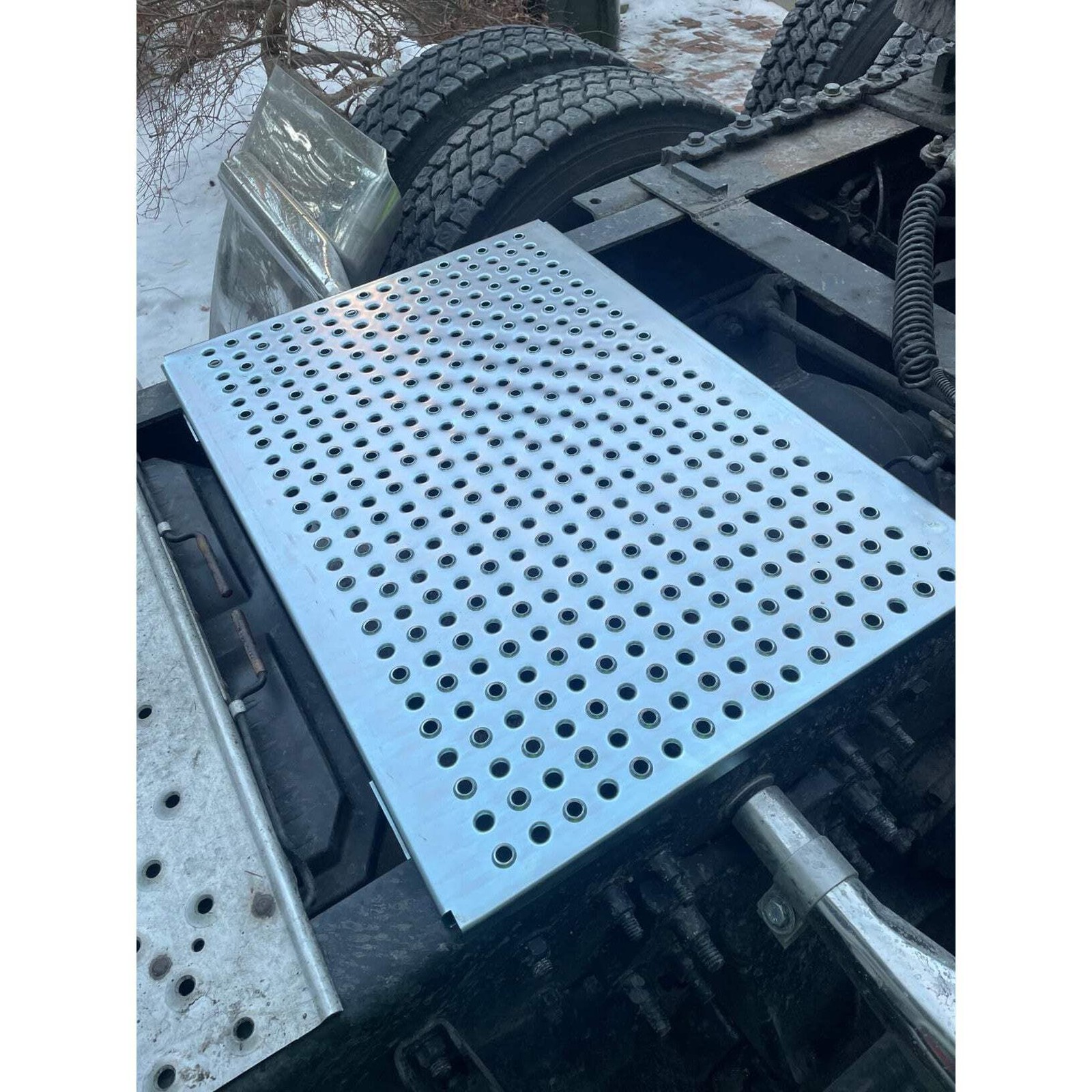 Fortpro 24″ x 34″ Universal Deck Plate – Catwalk | F247511