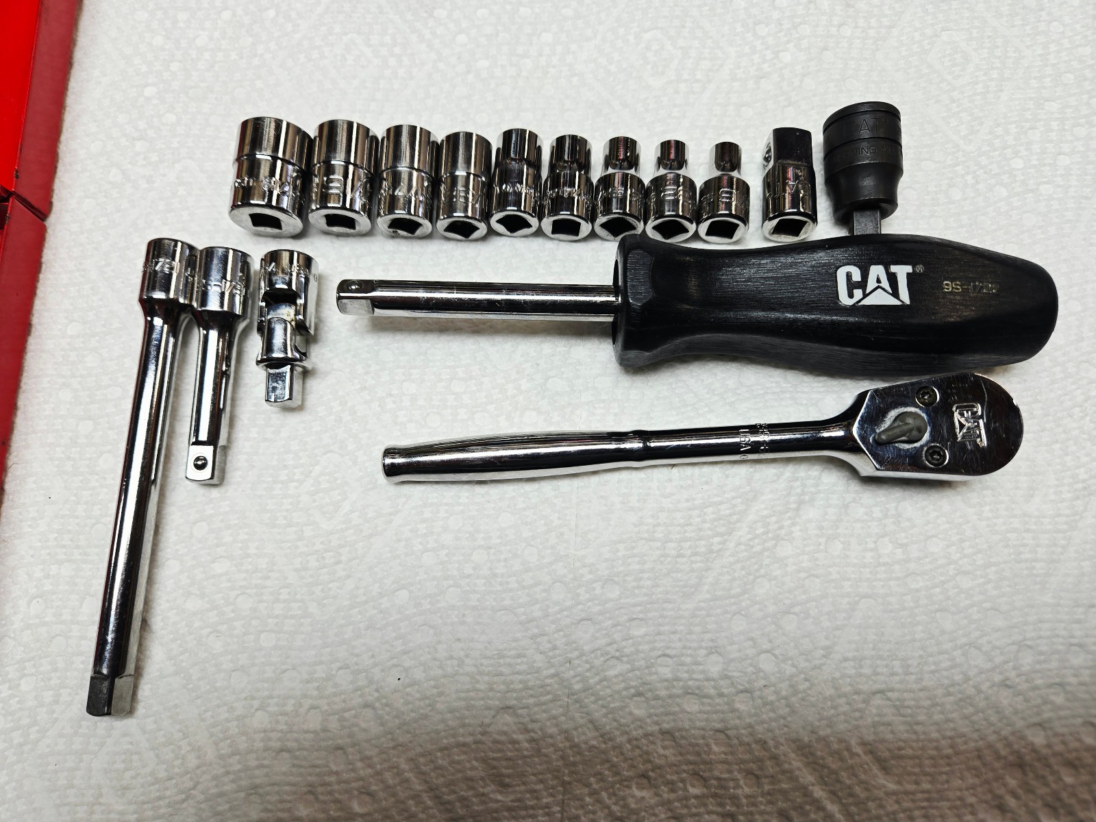 CAT Caterpillar 1/4″ Drive Ratchet & Socket Set w/ Extensions Adapters