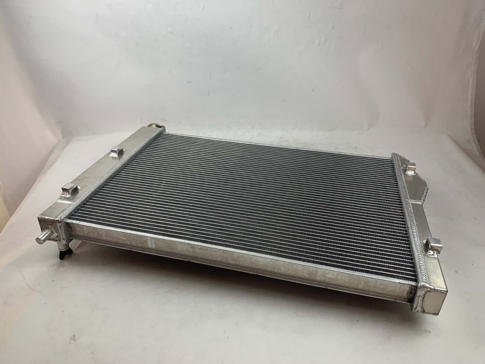 33mm Aluminum Radiator & Fan For Camaro Z28 SS Firebird V6 V8 3.8L 5.7L 93-02
