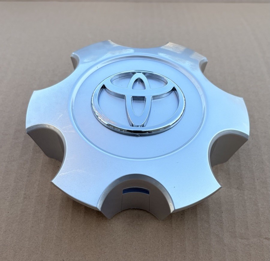 1pc New TOYOTA Sequoia 2003 04 05 06 07 CENTER HUB CAP SILVER 560-69440 17″WHEEL