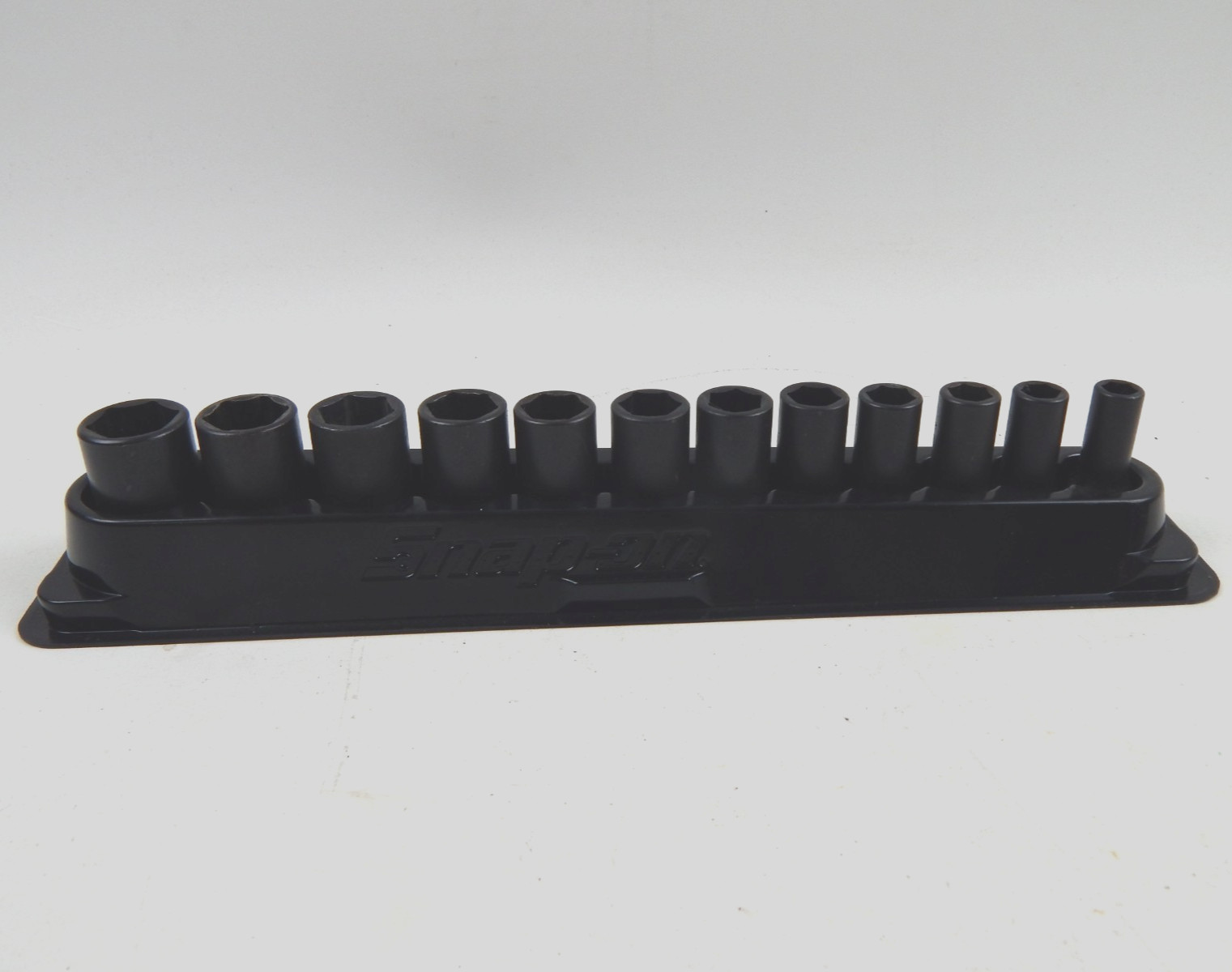Snap-on Tools 212IMFMSYA 12pc 3/8″ Drive 6pt Metric Semi-Deep Impact Socket Set