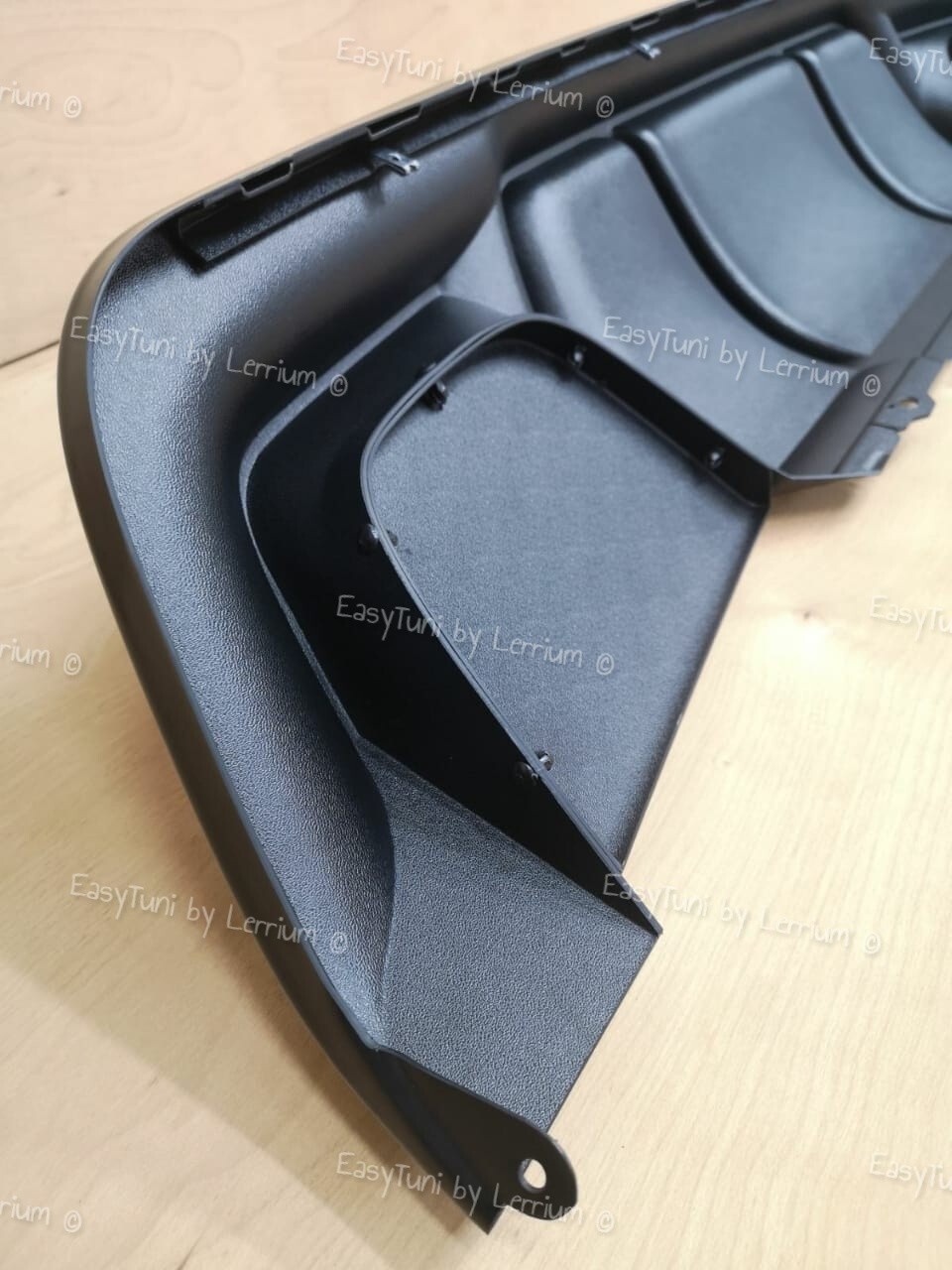 BMW E60 BMW E61 rear diffuser for m tech m sport bumpers abs plastic ( NON M5 )