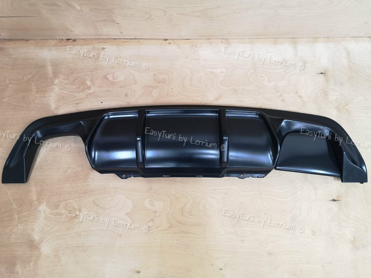 BMW E60 BMW E61 rear diffuser for m tech m sport bumpers abs plastic ( NON M5 )