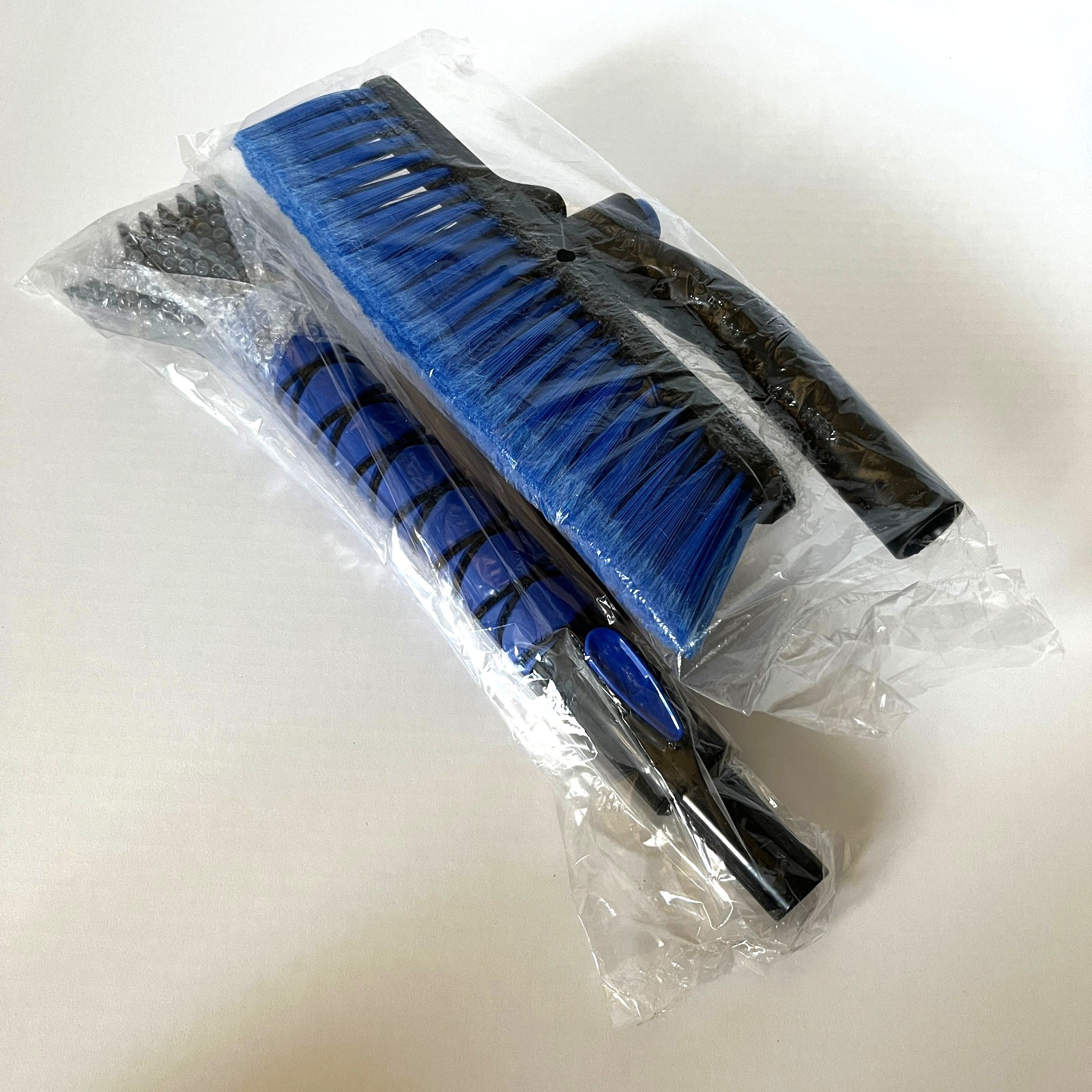 Snow Brush & Scraper~Comfort Grip Handle~Snap Assembly~27″~Blue/Black~New in Bag