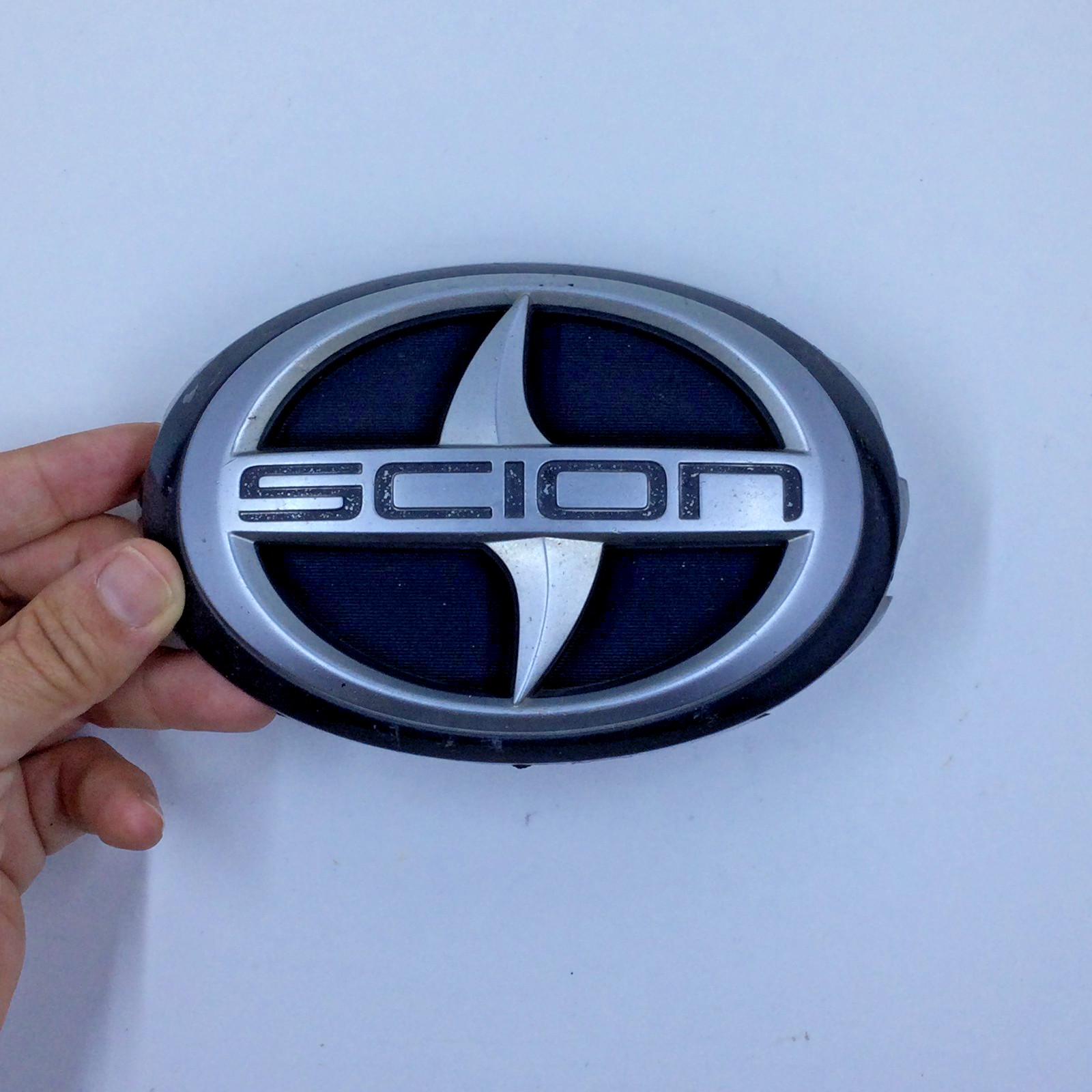 2004-2006 Scion xB Front Emblem Assembly OEM 75312-52040 75301-52040