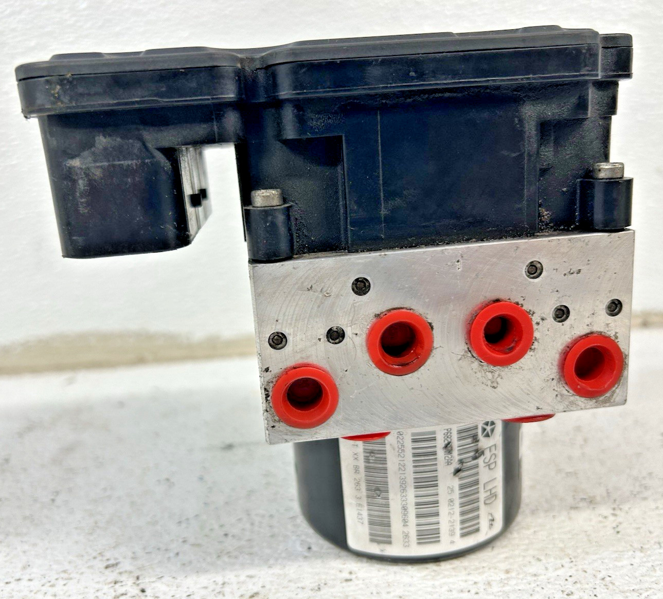 2014-2017 Dodge Journey ABS brake pump ESP anti-lock braking system P68217512AA