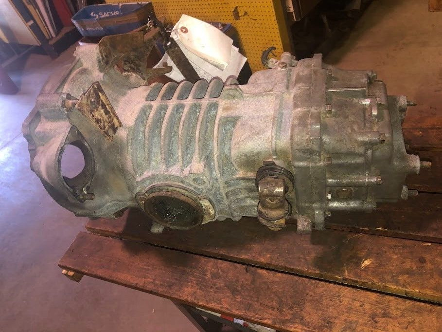 VW Vanagon manual Transmission guaranteed 6 months # 091 301 211C