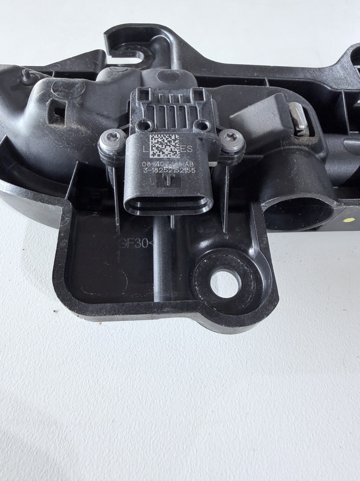 TESLA MODEL 3 DOOR HANDLE LEFT FRONT REAR 2017-2020 OEM 1081831-00-H